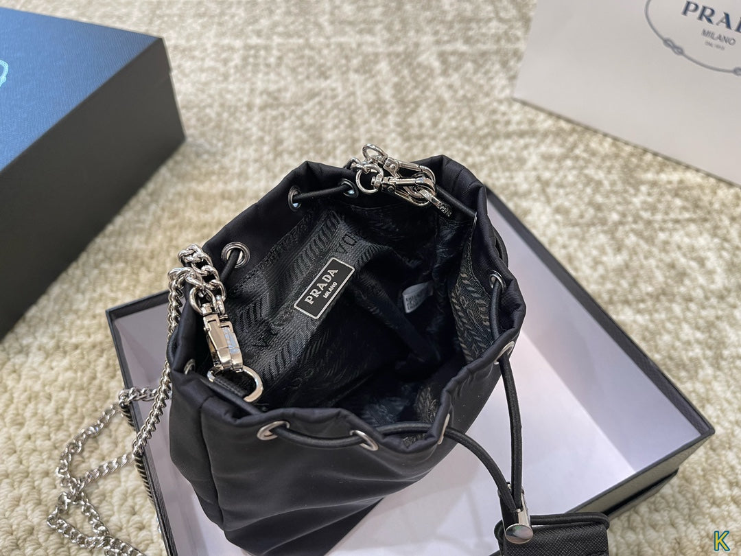 PRADA-571