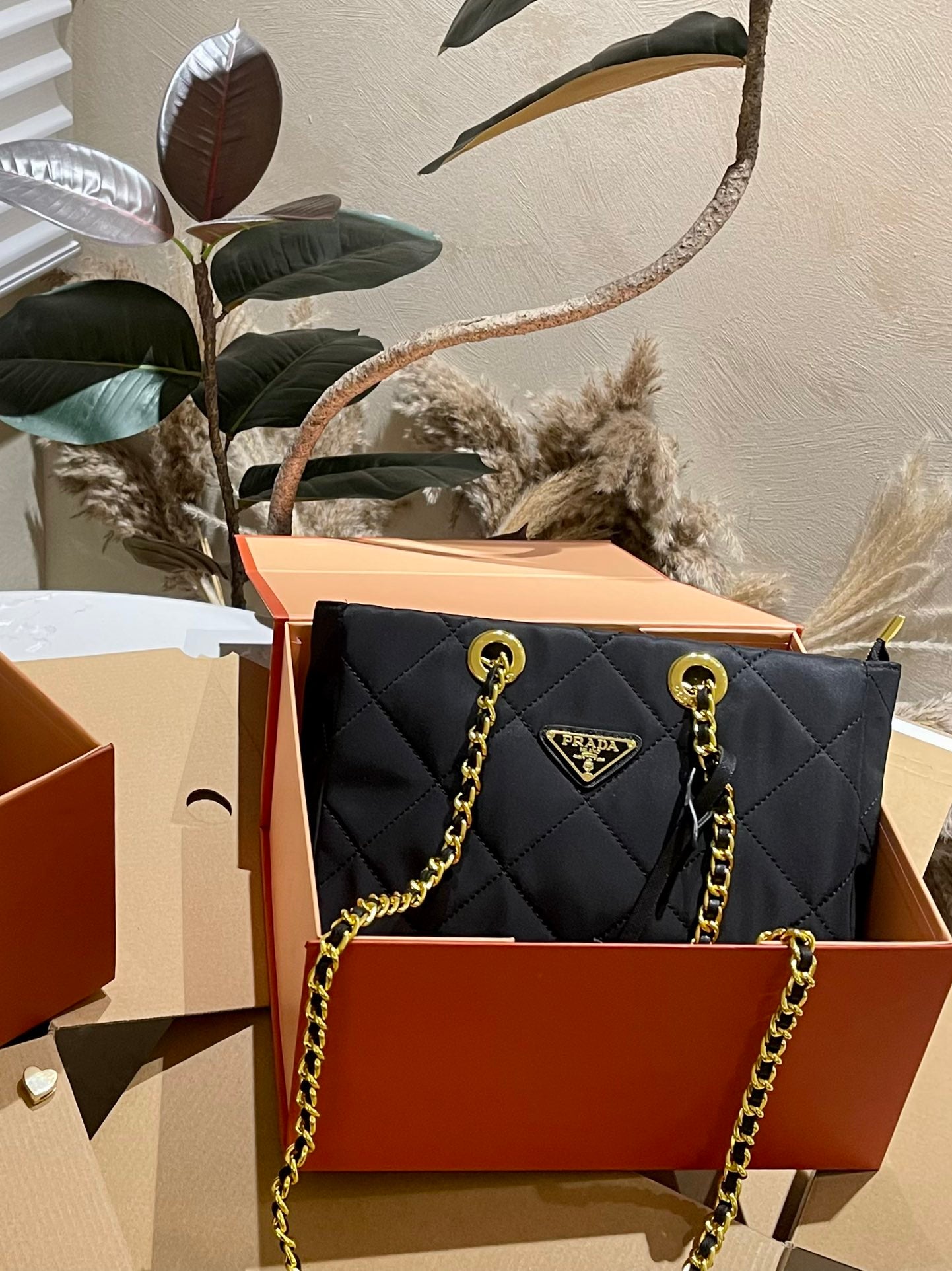 PRADA-611