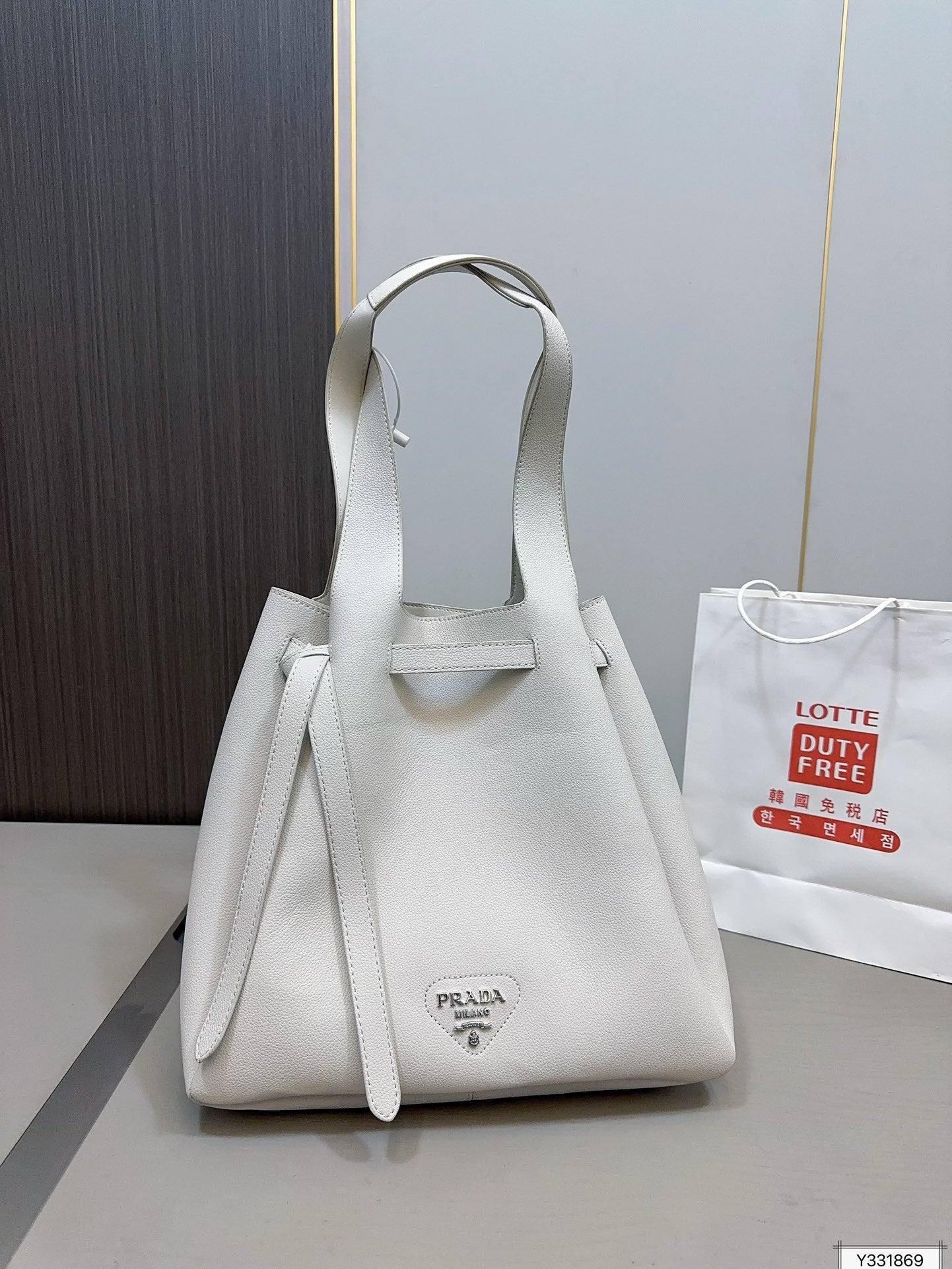 PRADA-752