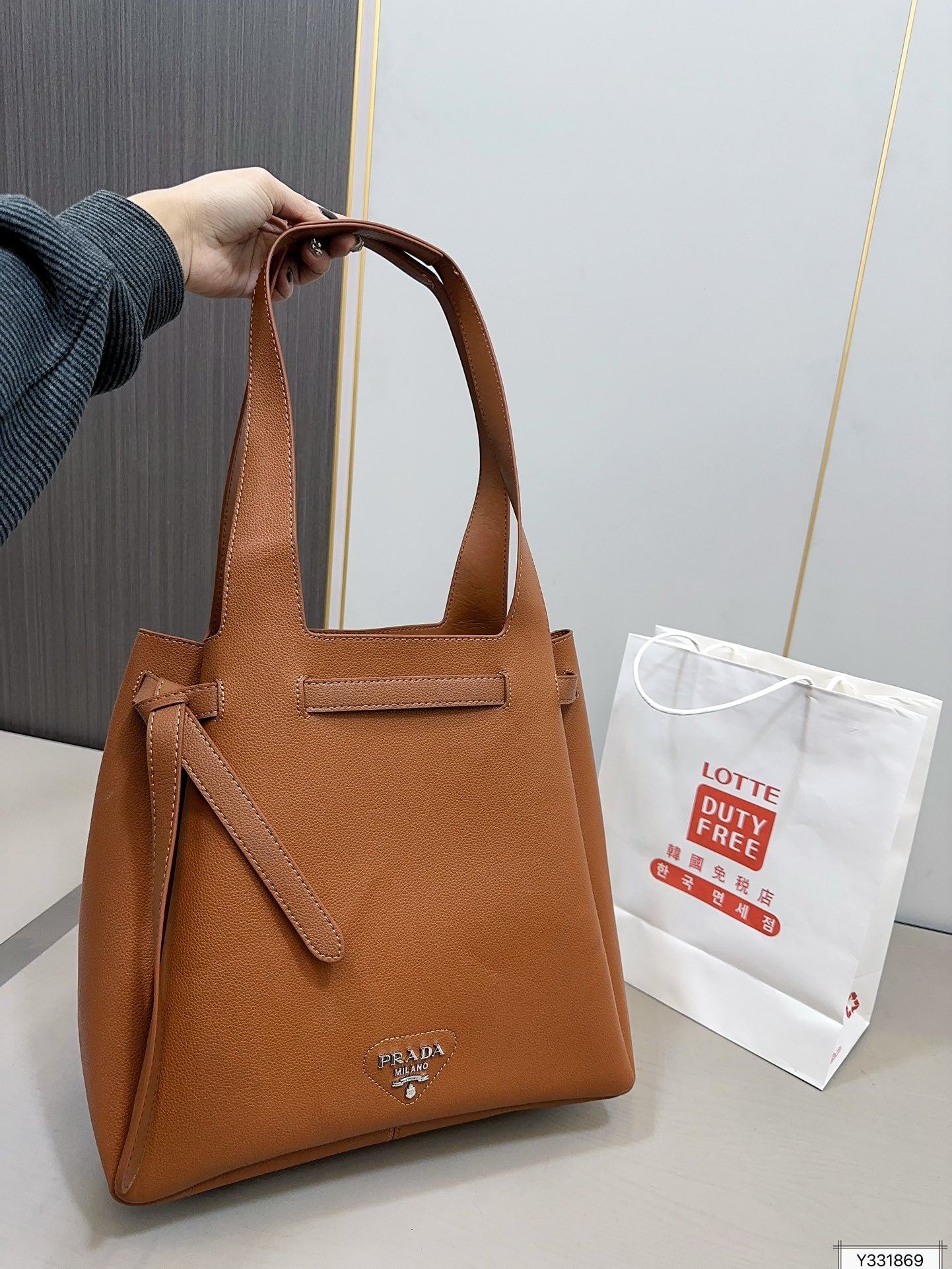 PRADA-752