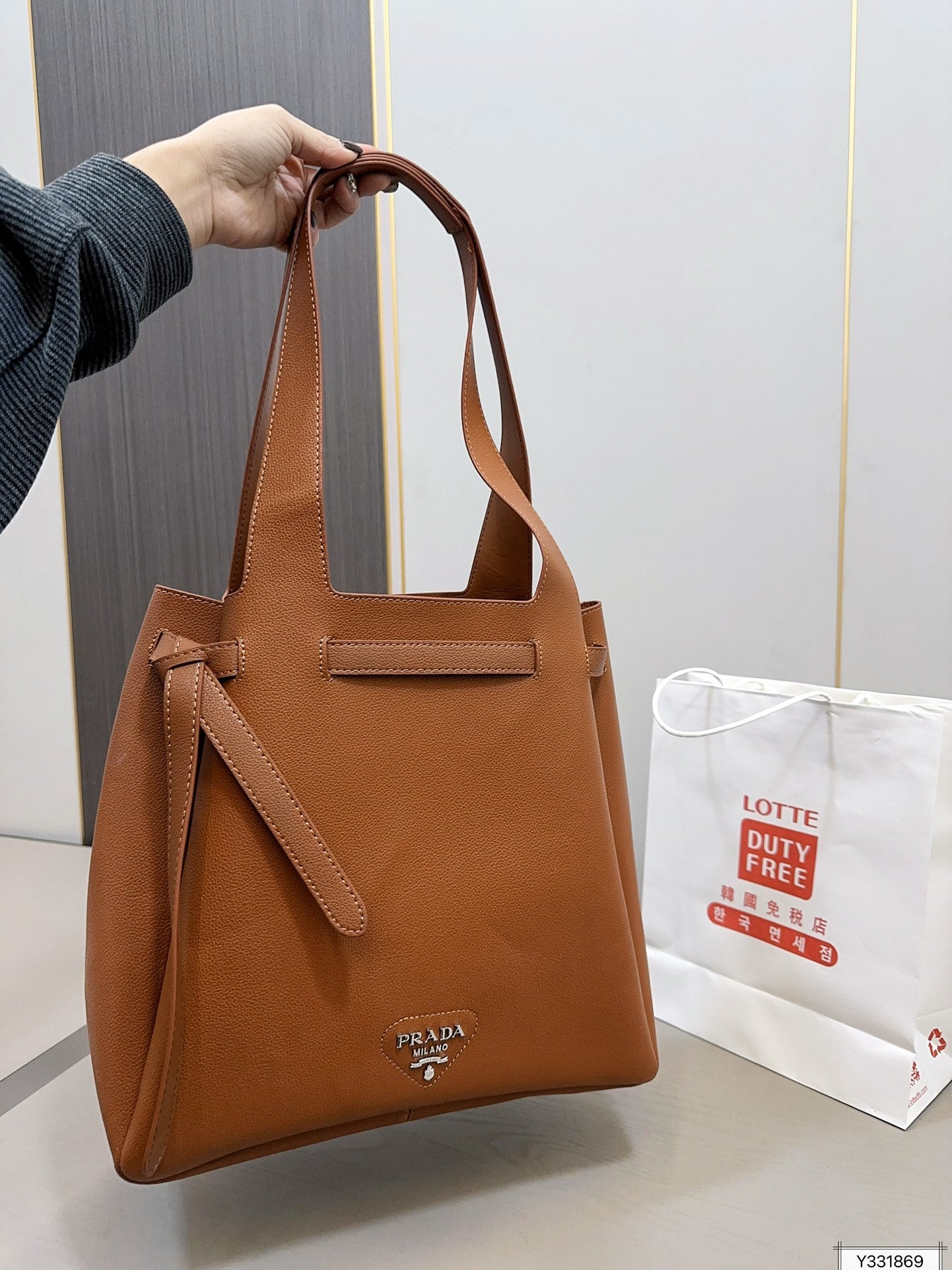 PRADA-752