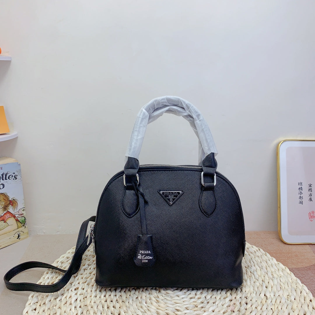 PRADA-686
