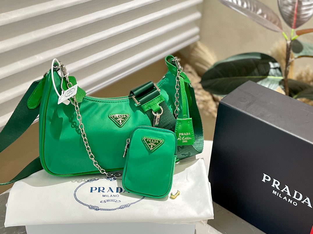 PRADA-695