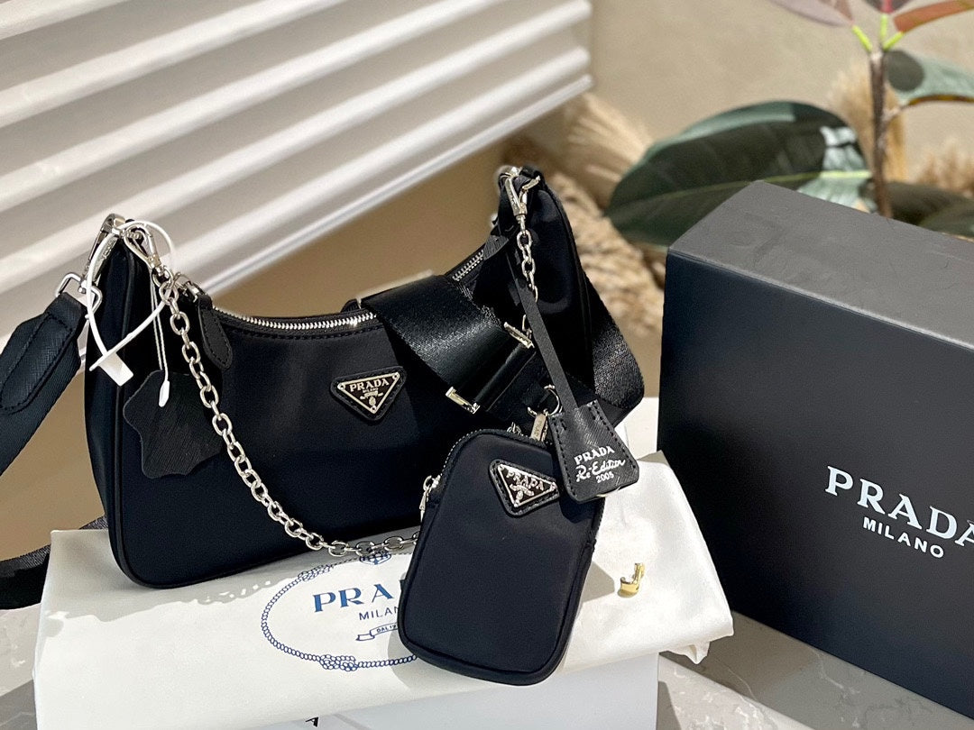 PRADA-695
