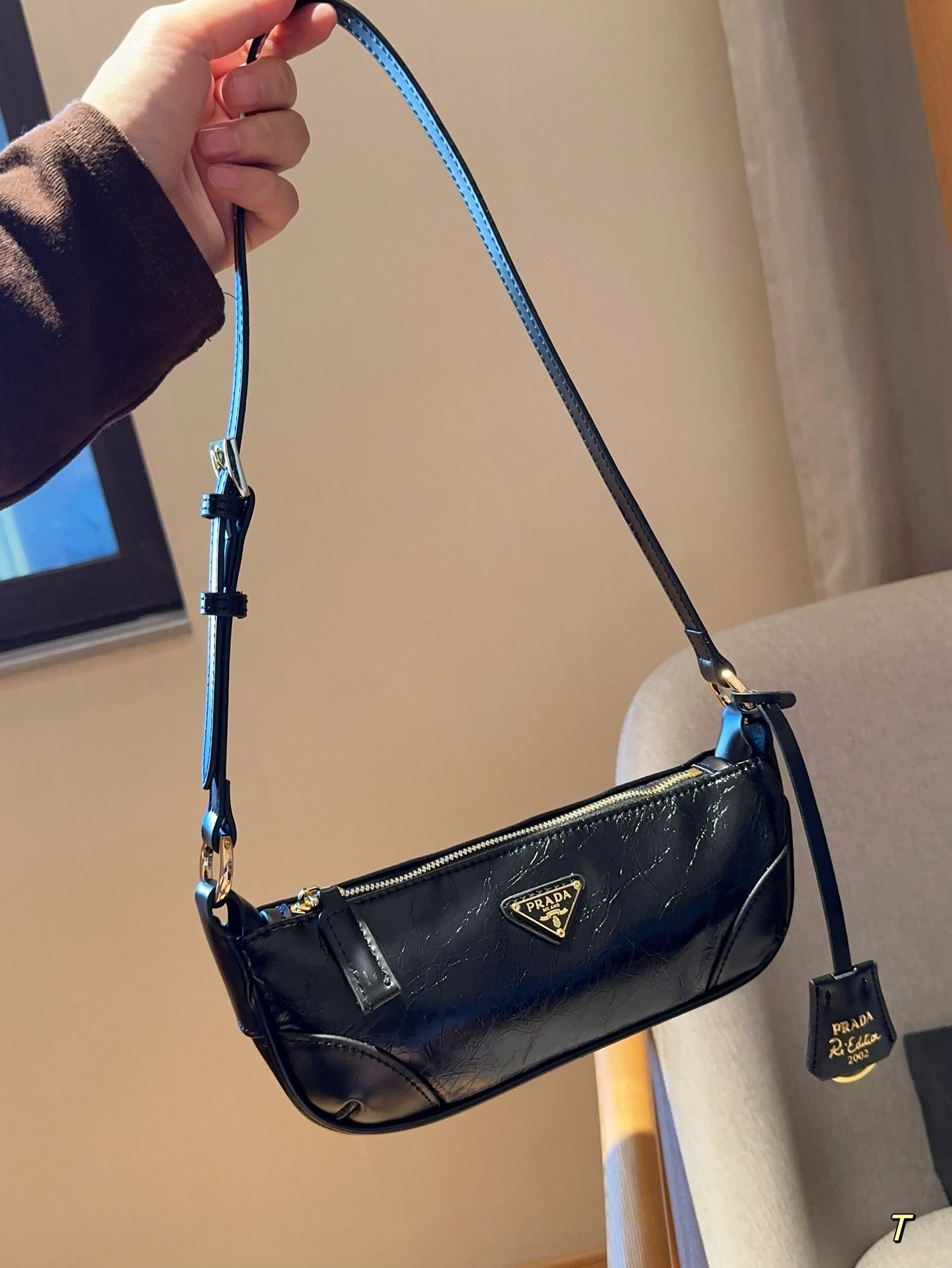 PRADA-573