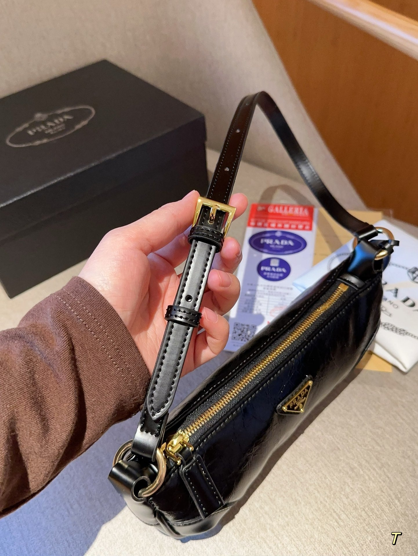 PRADA-573