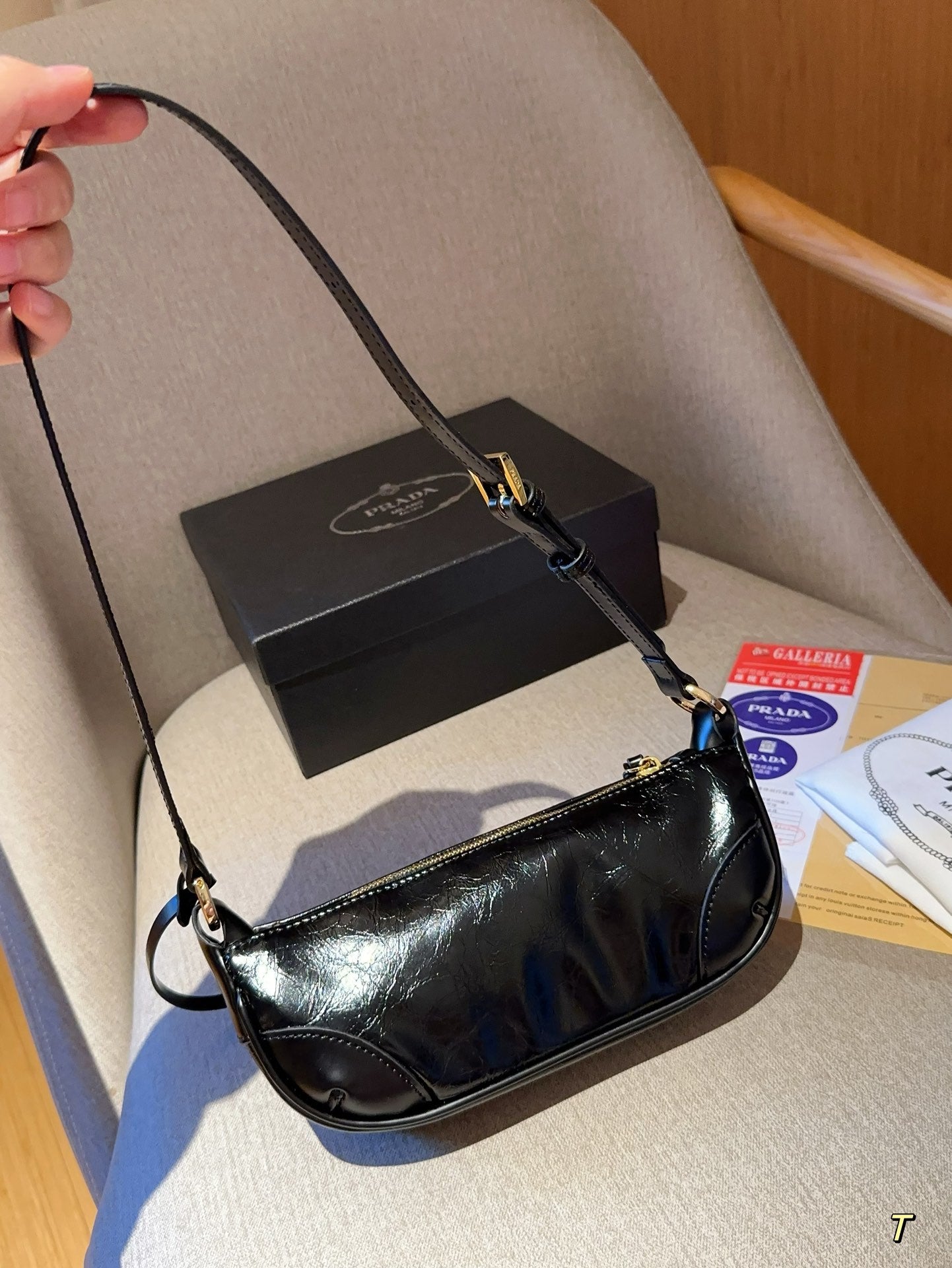 PRADA-573