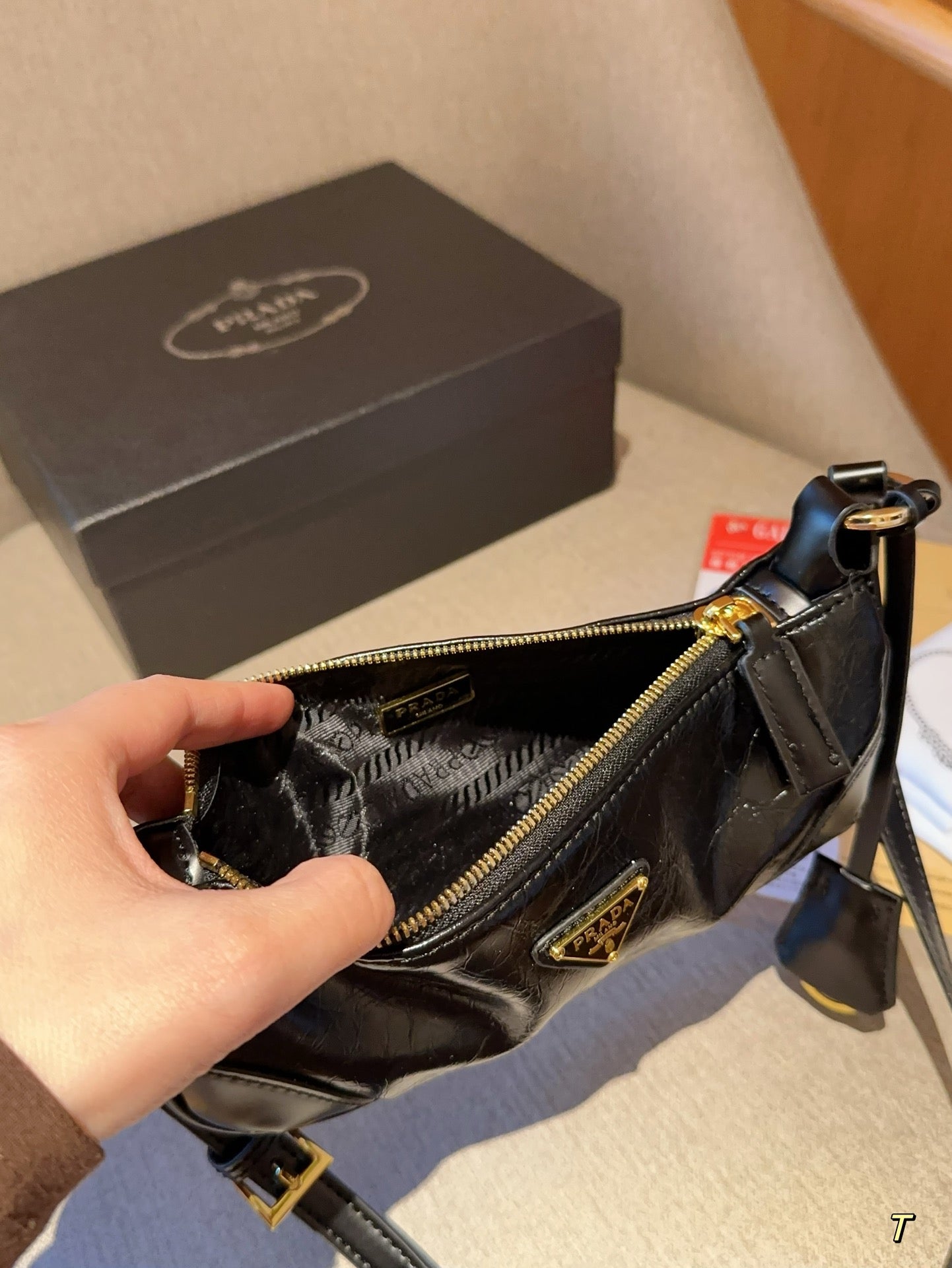 PRADA-573