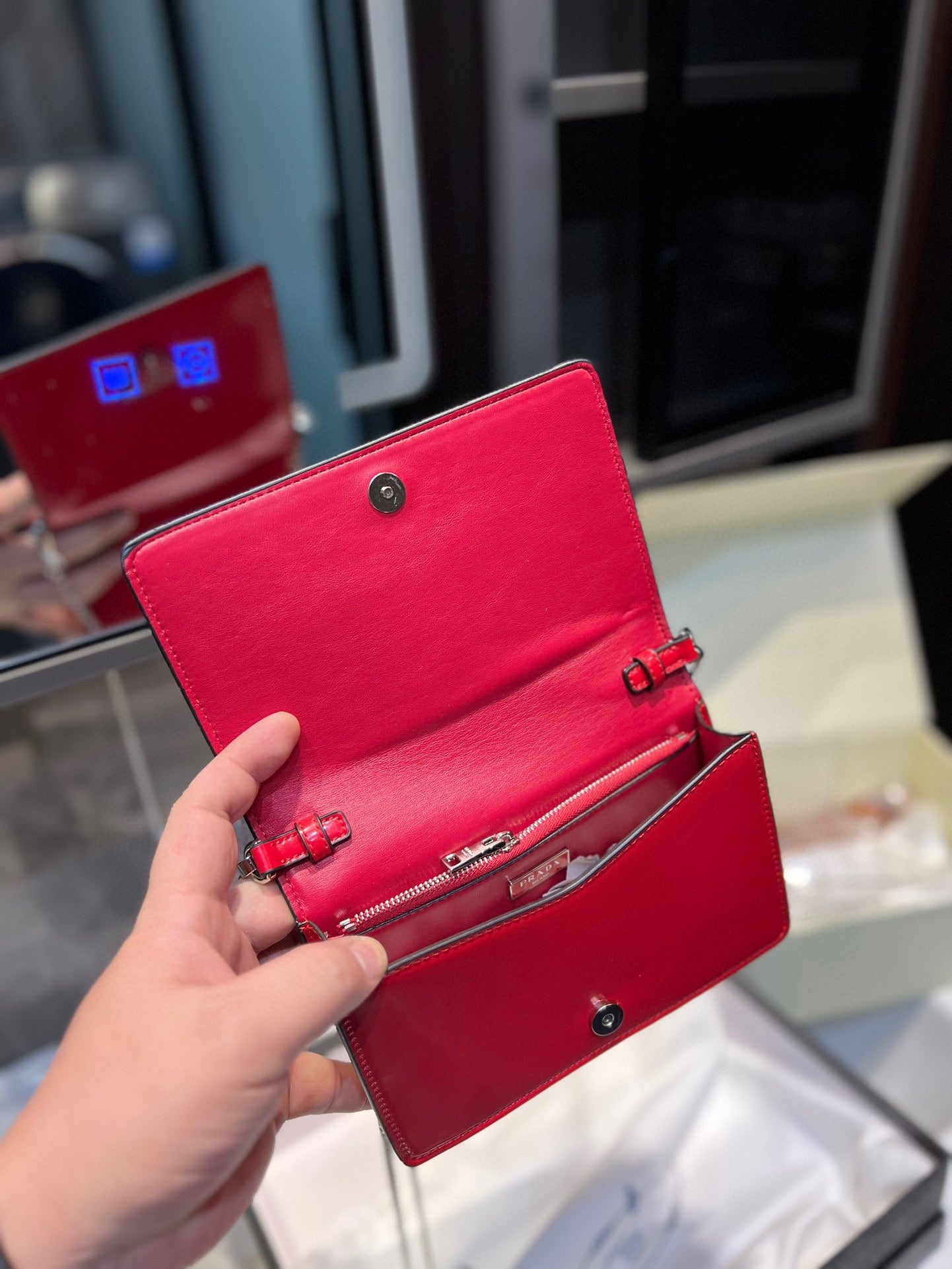 PRADA-607
