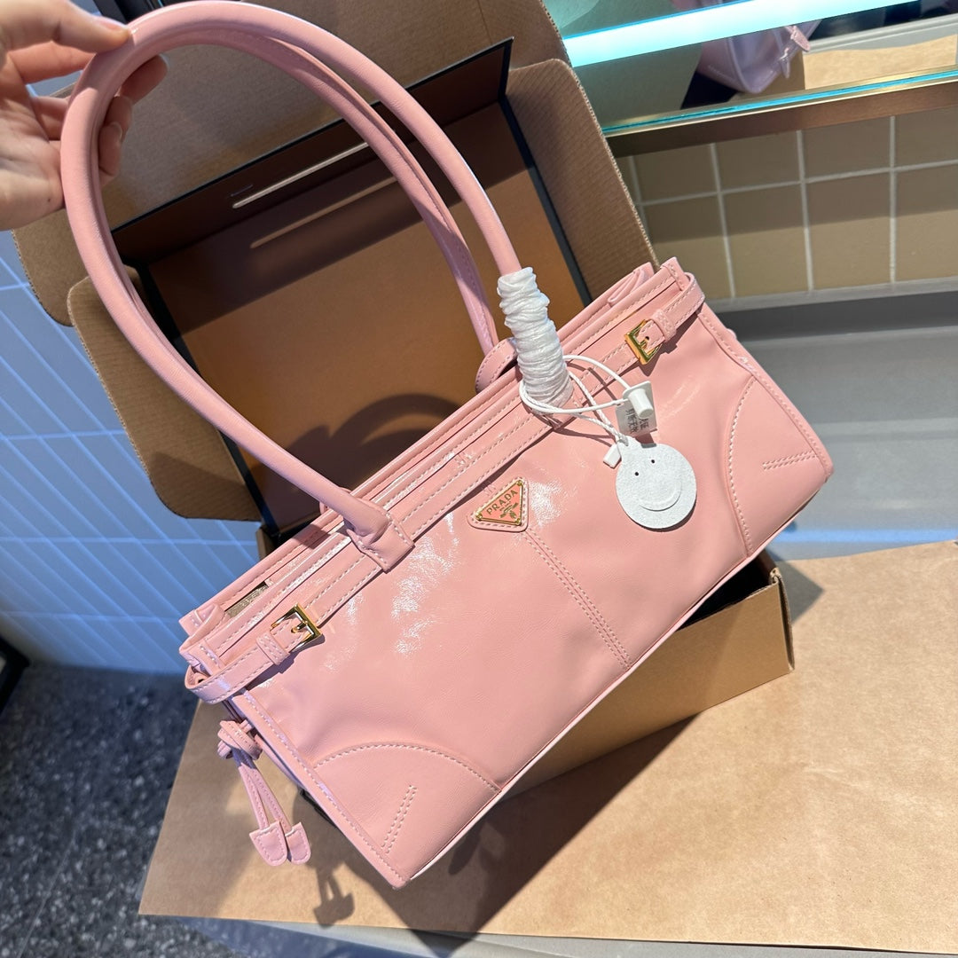 PRADA-748