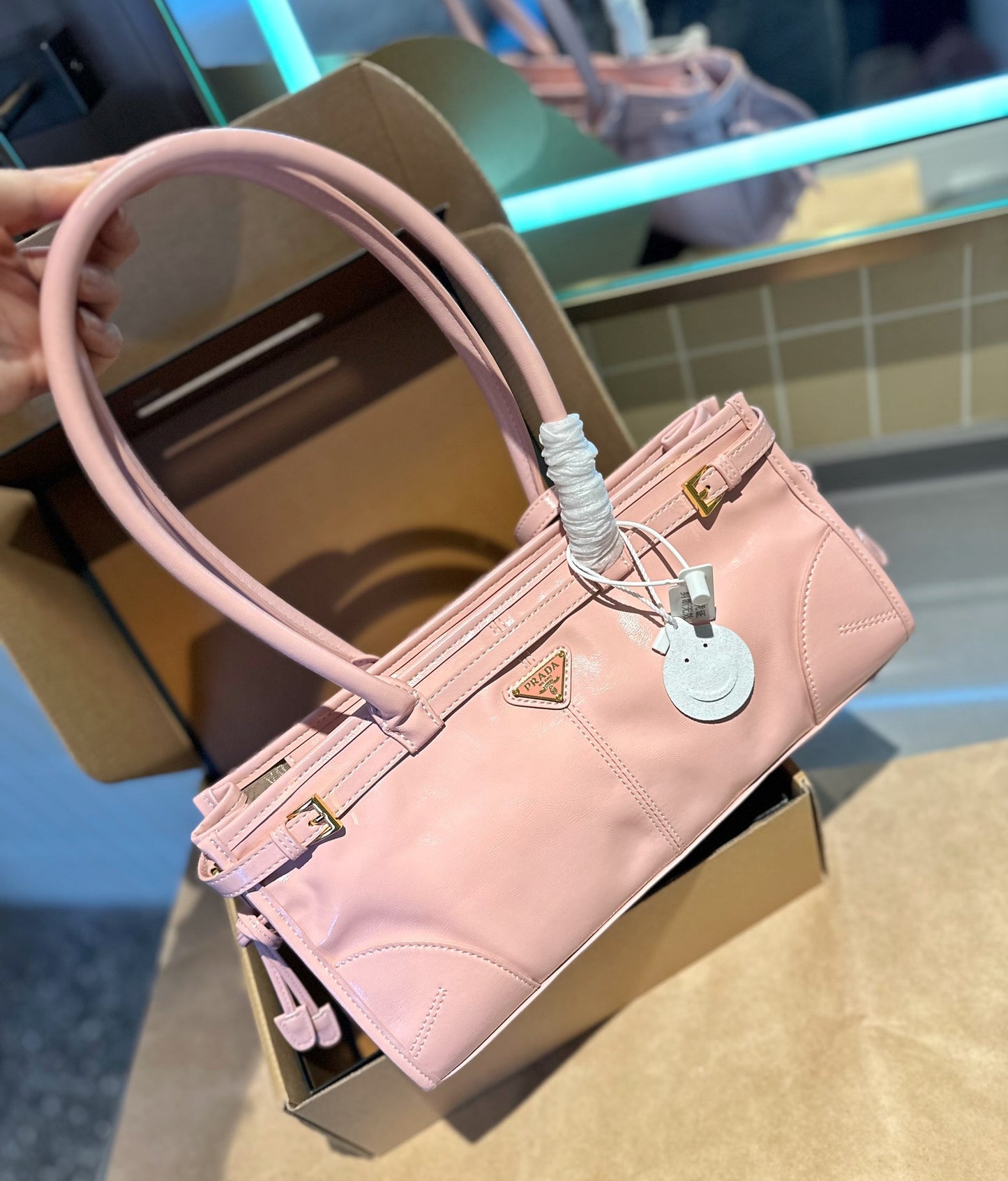 PRADA-748
