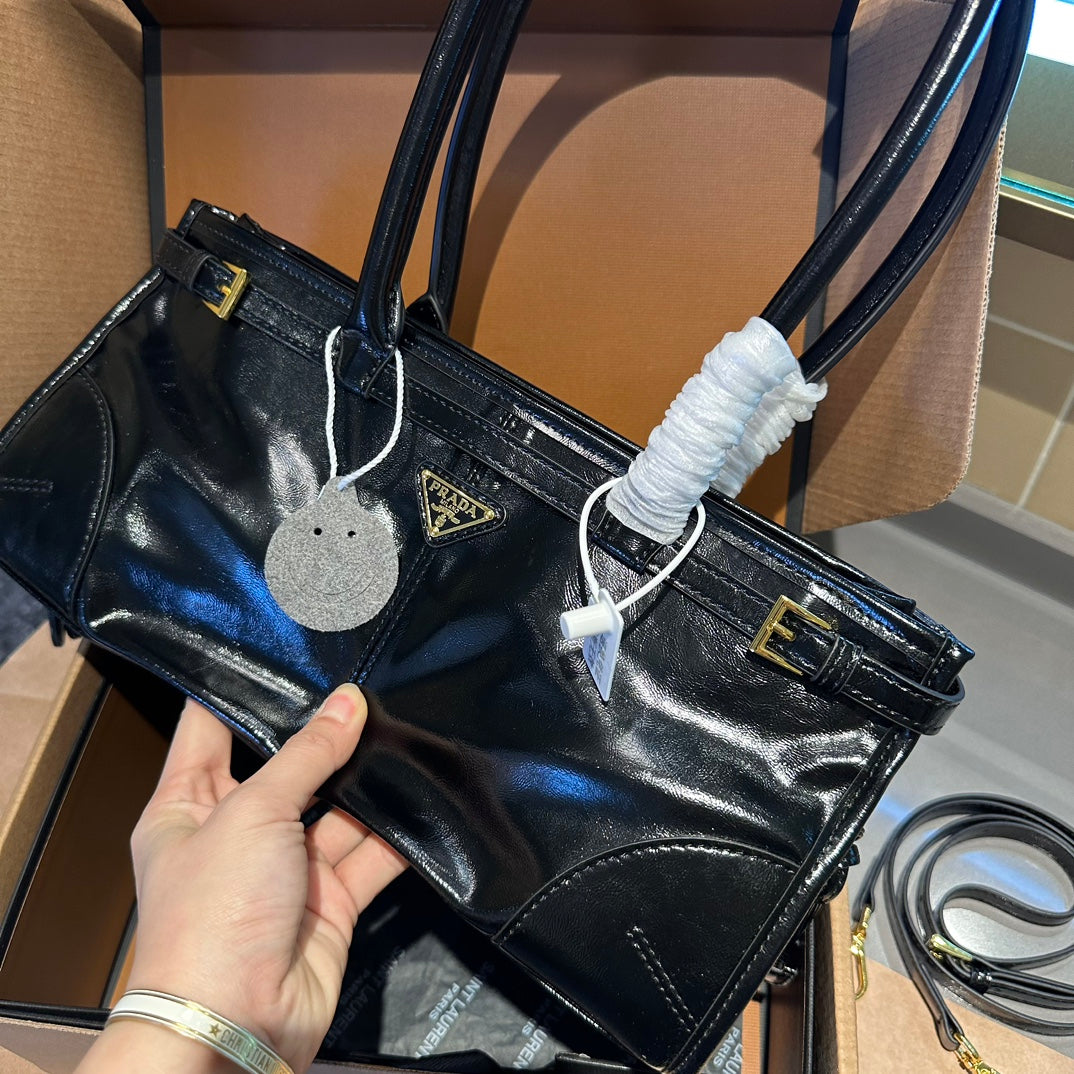 PRADA-759