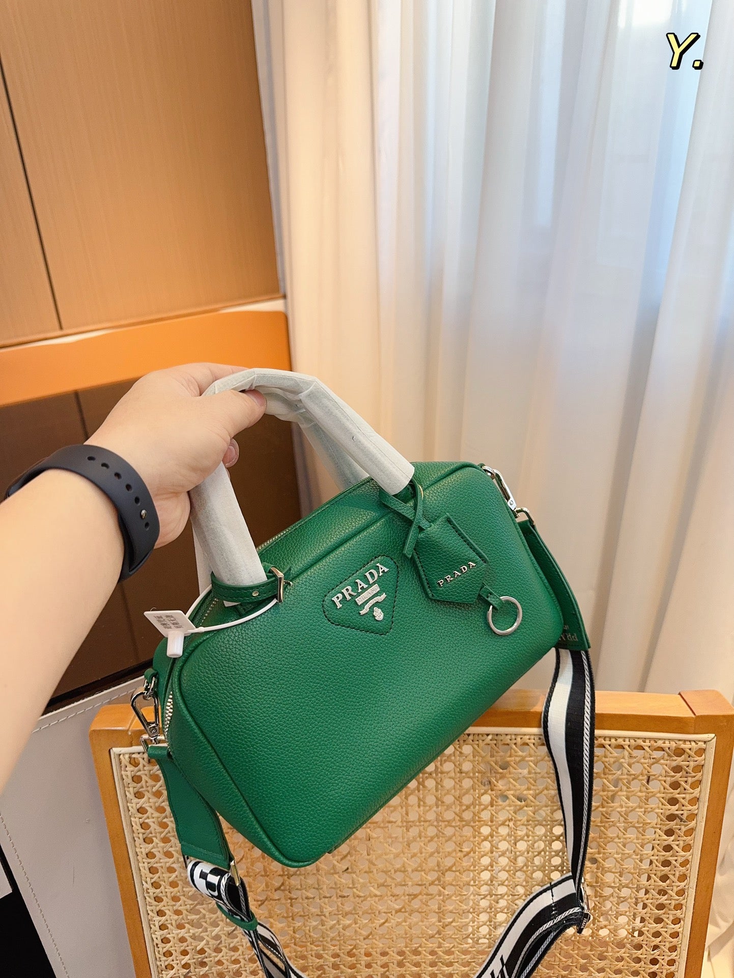 PRADA-680