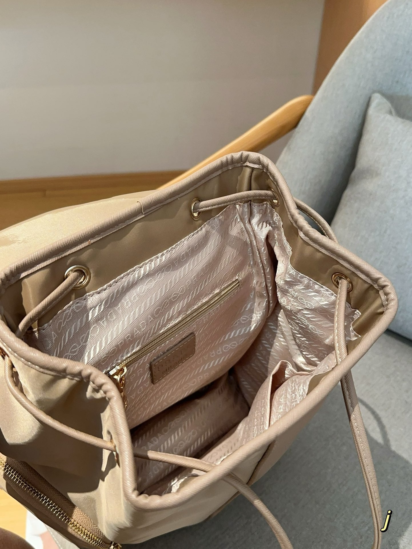 PRADA-564