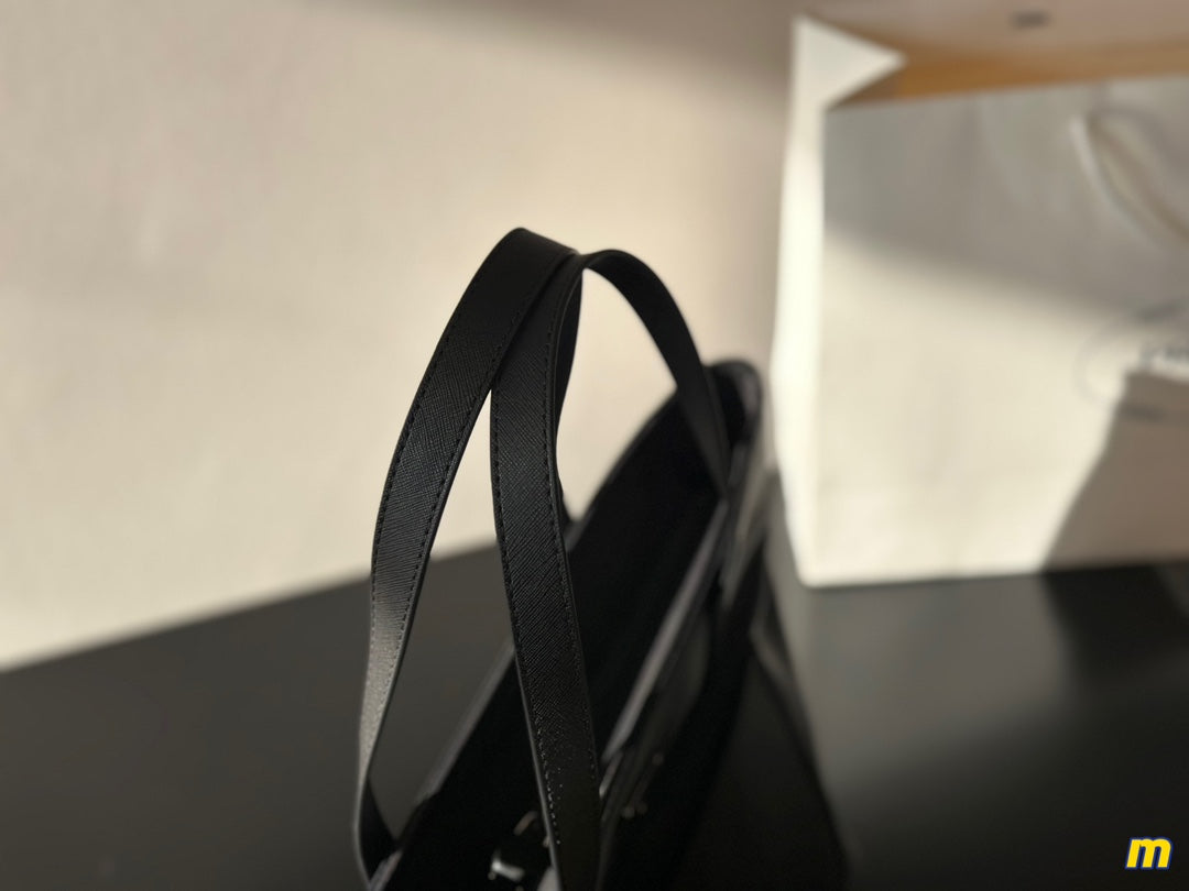 PRADA-654