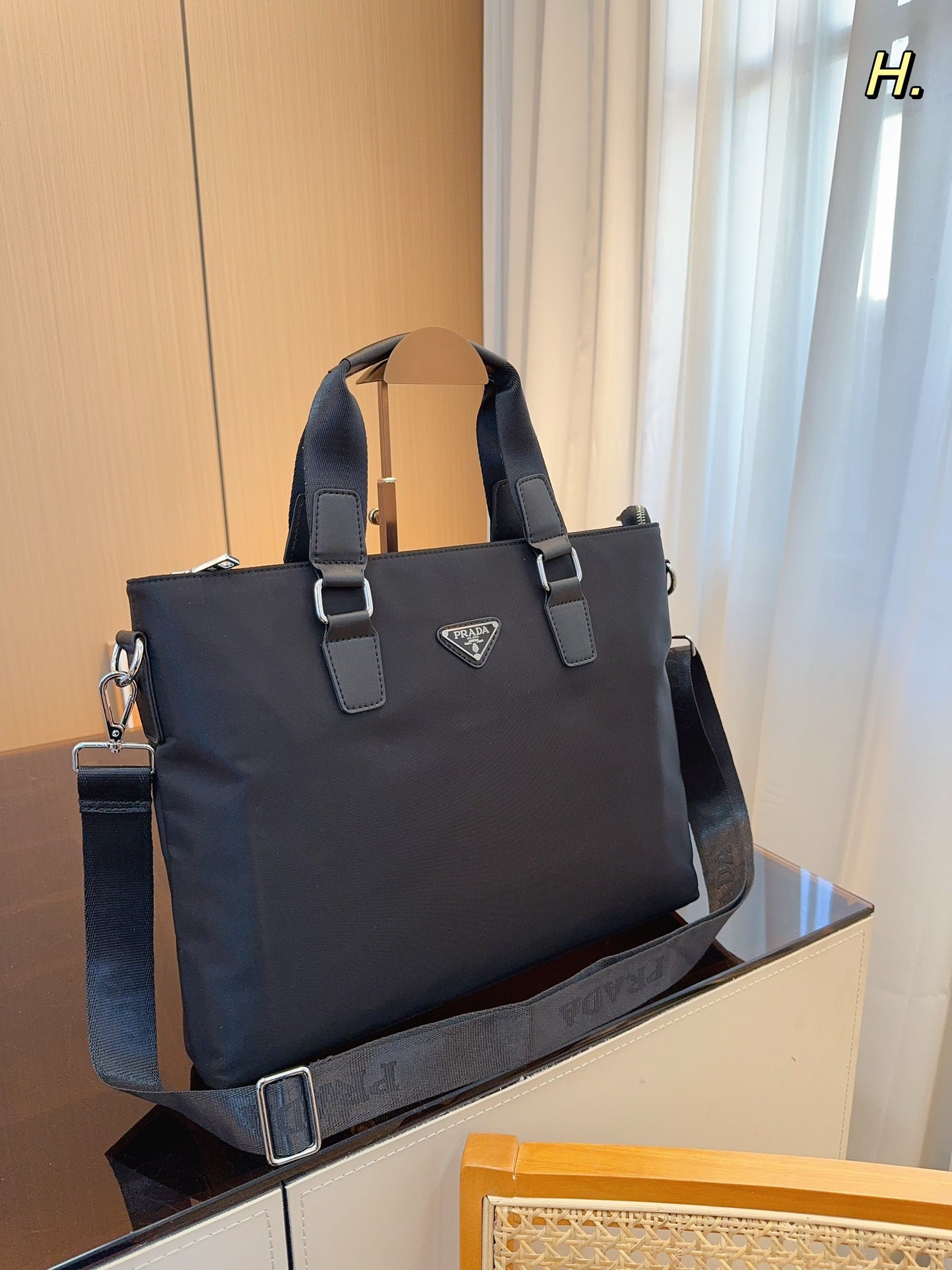 PRADA-566