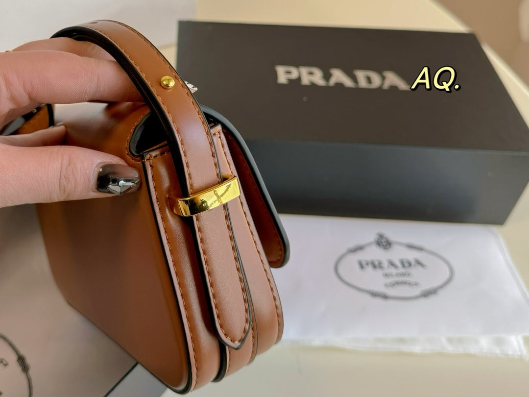 PRADA-572