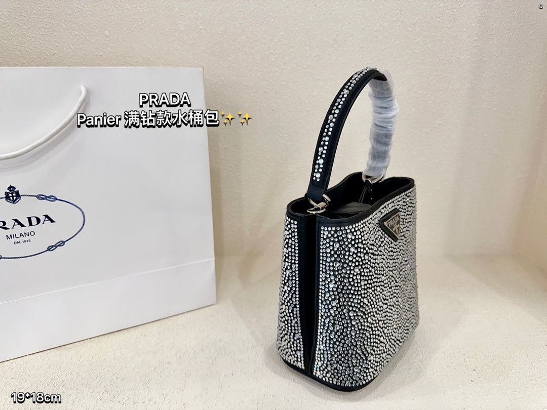 PRADA-674