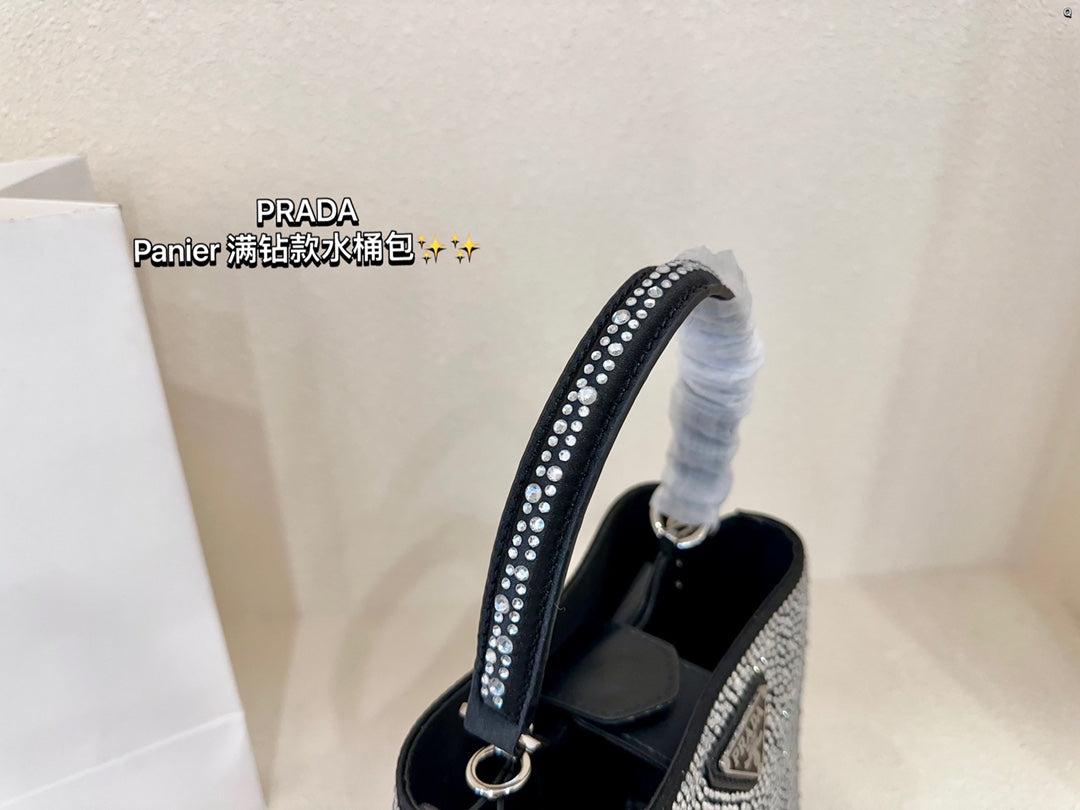 PRADA-674