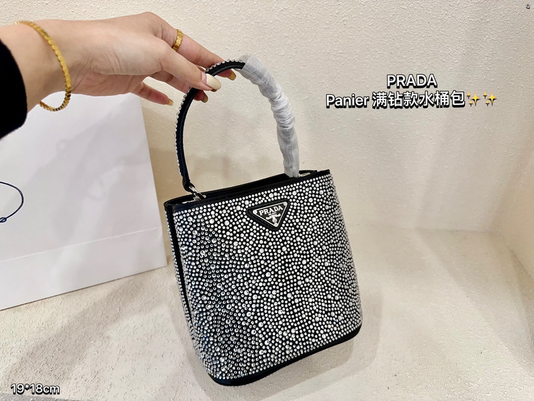 PRADA-674