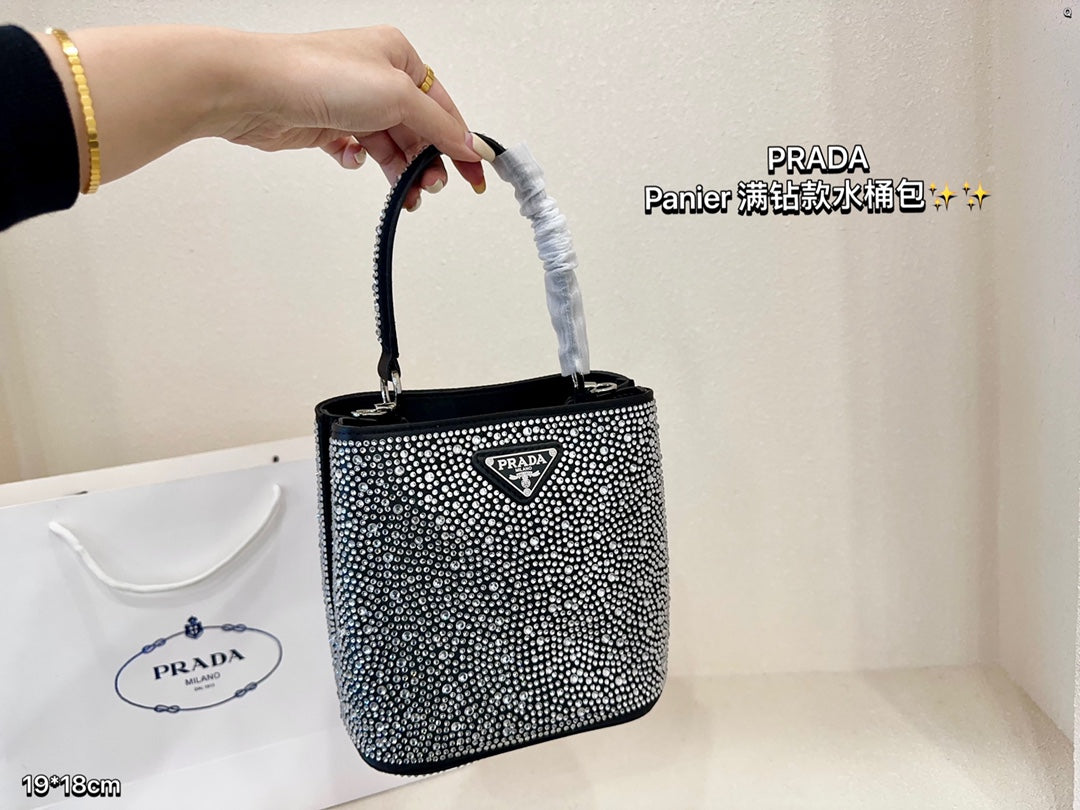 PRADA-674