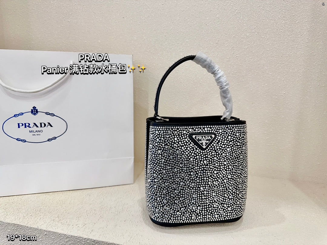 PRADA-674