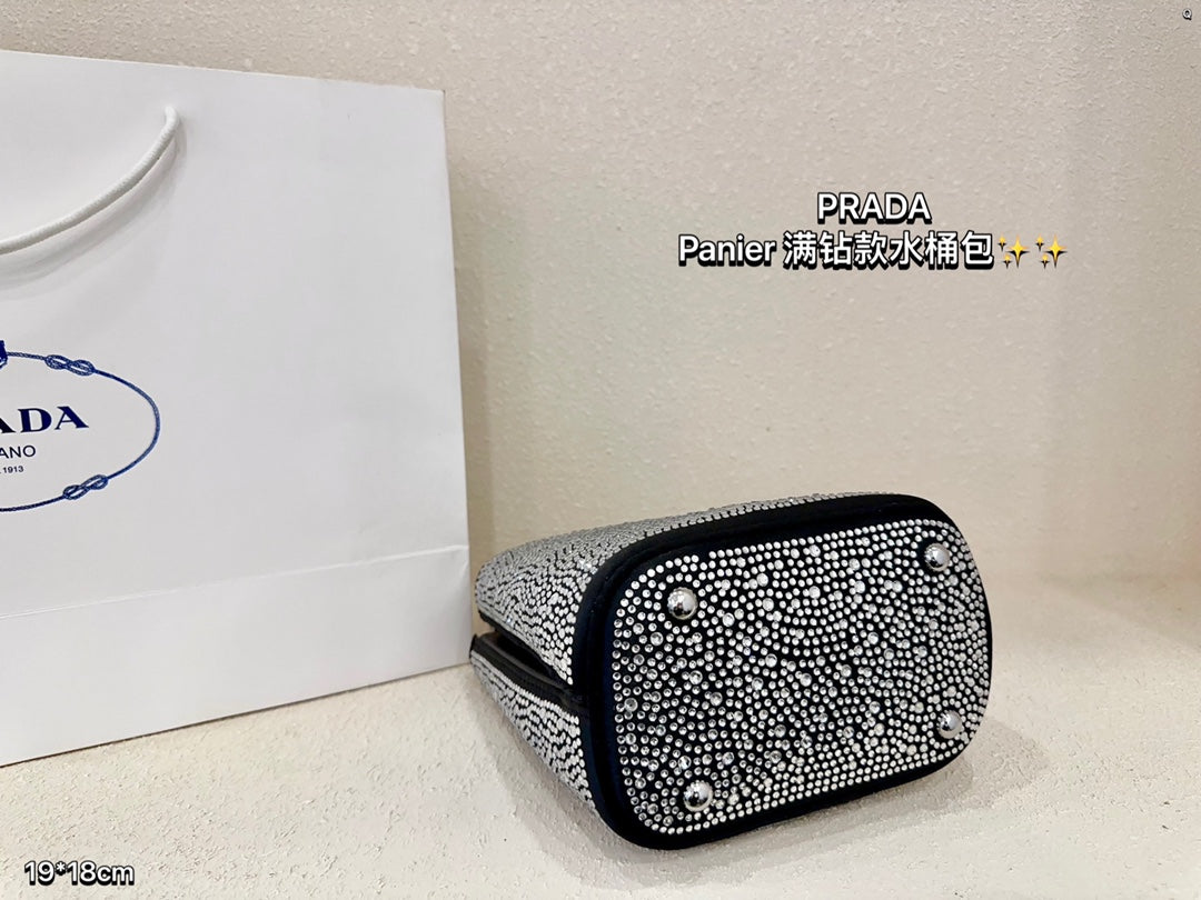 PRADA-674