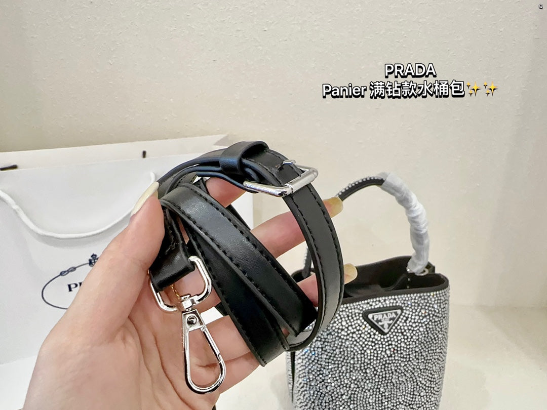 PRADA-674