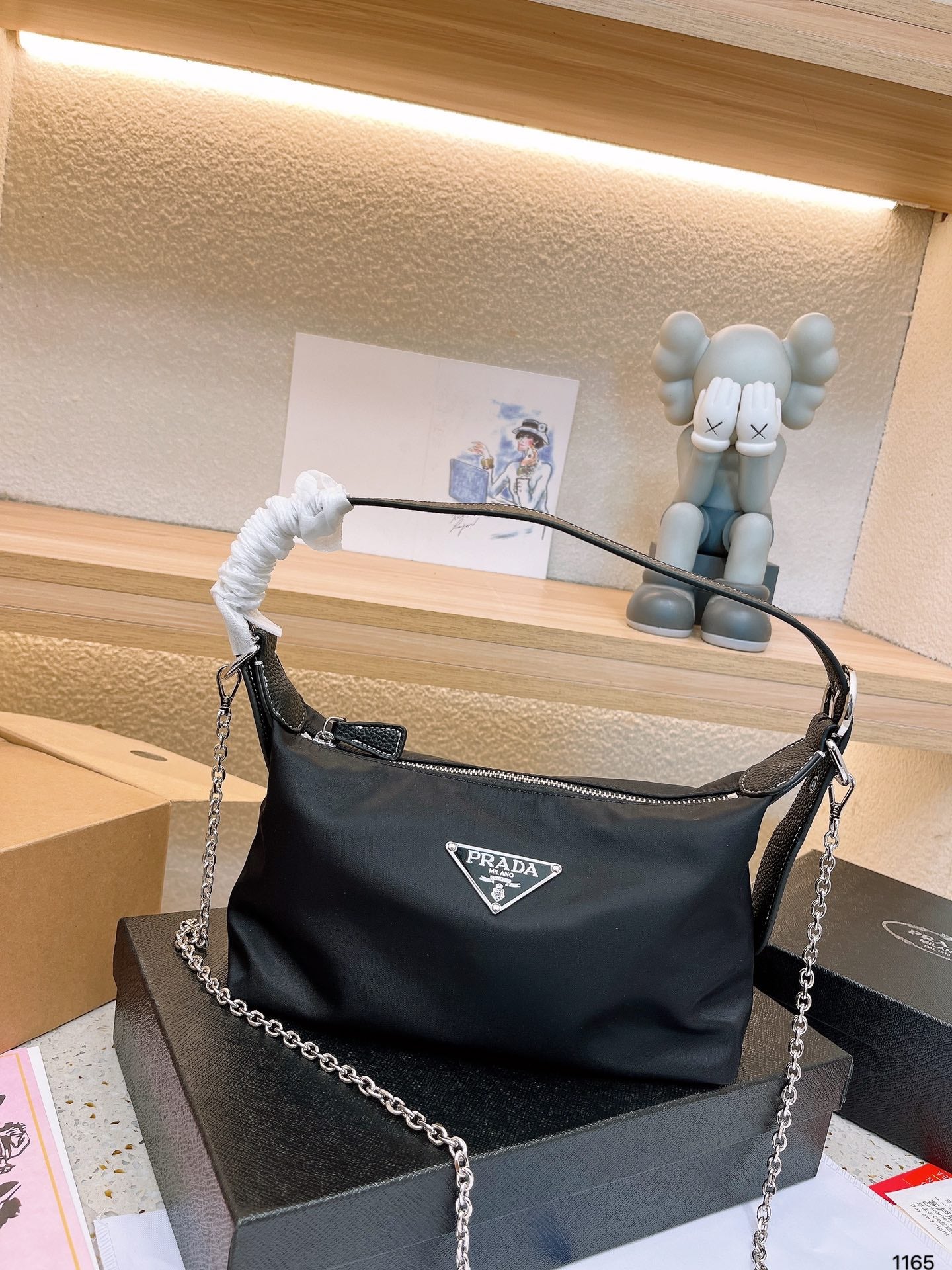 PRADA-562