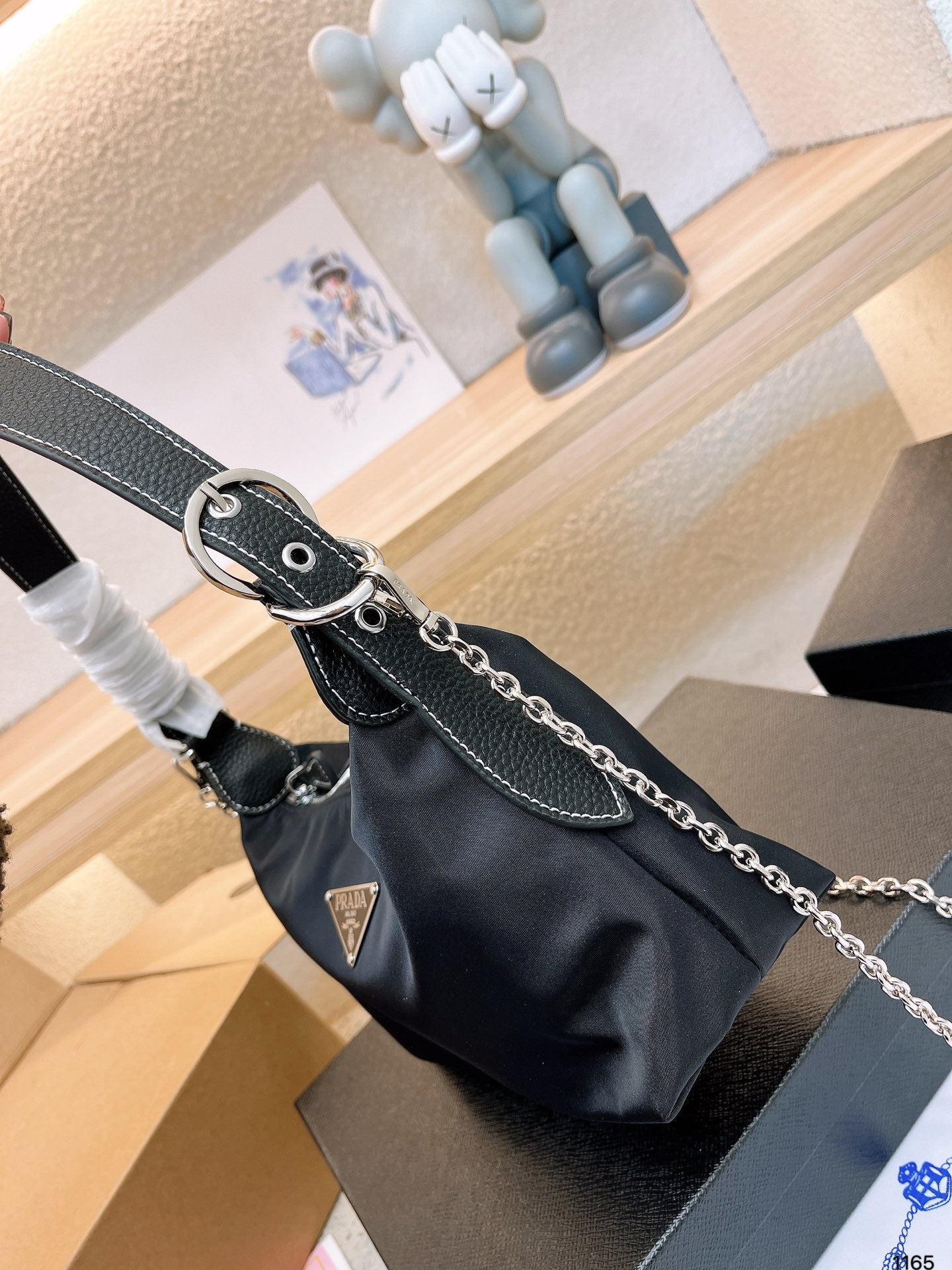 PRADA-562