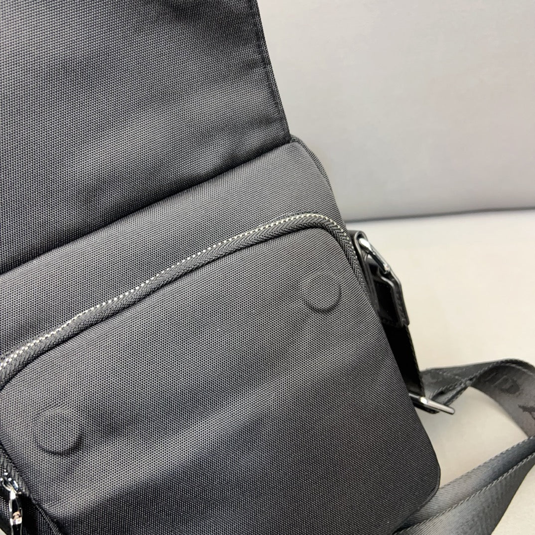 PRADA-547-1