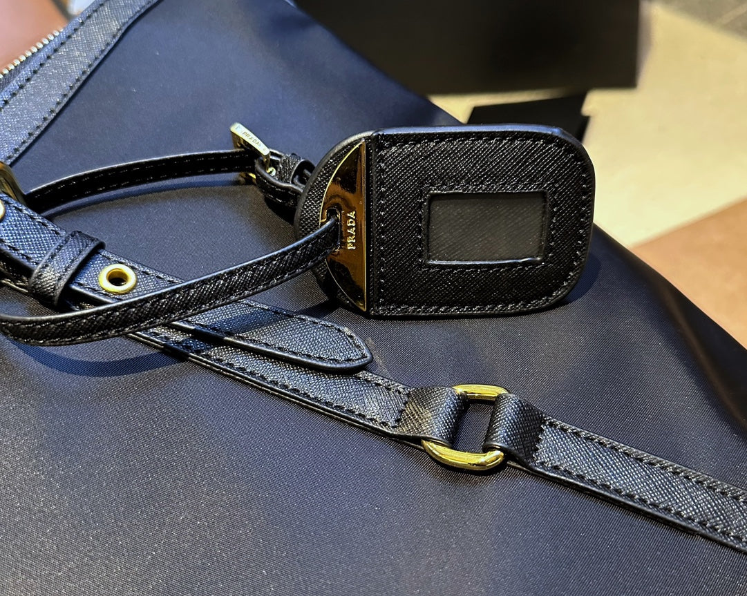PRADA-568