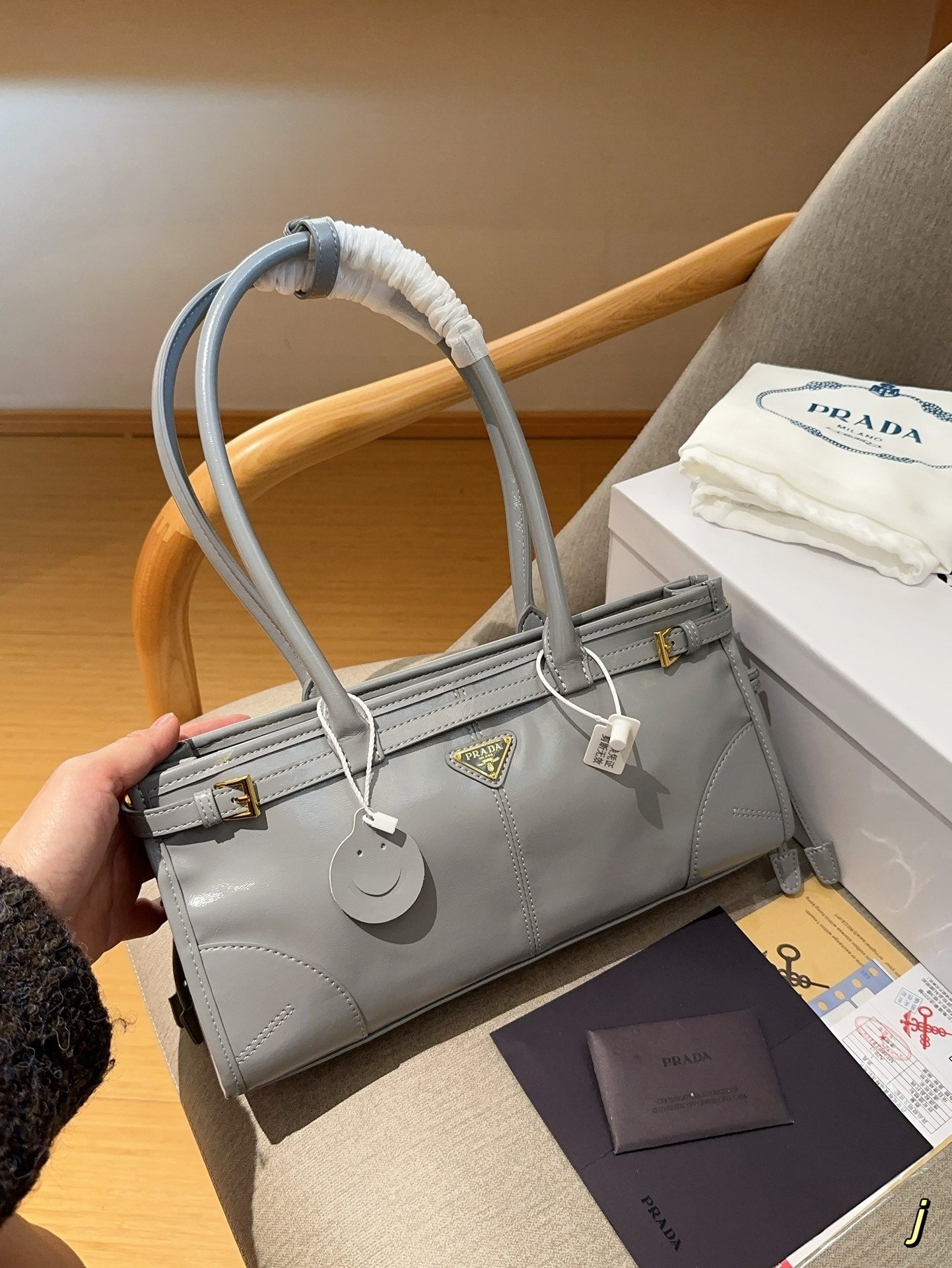 PRADA-762