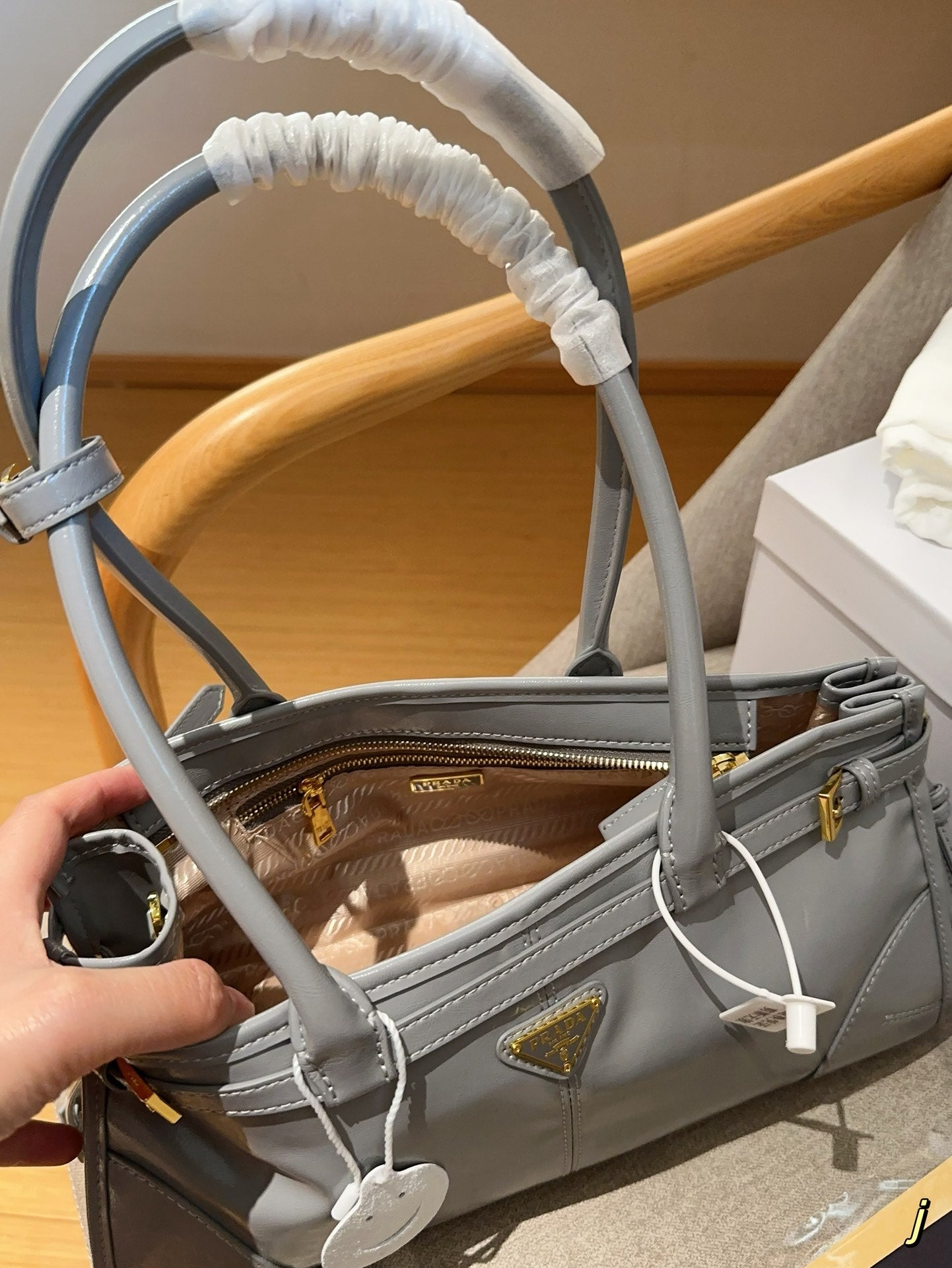 PRADA-762