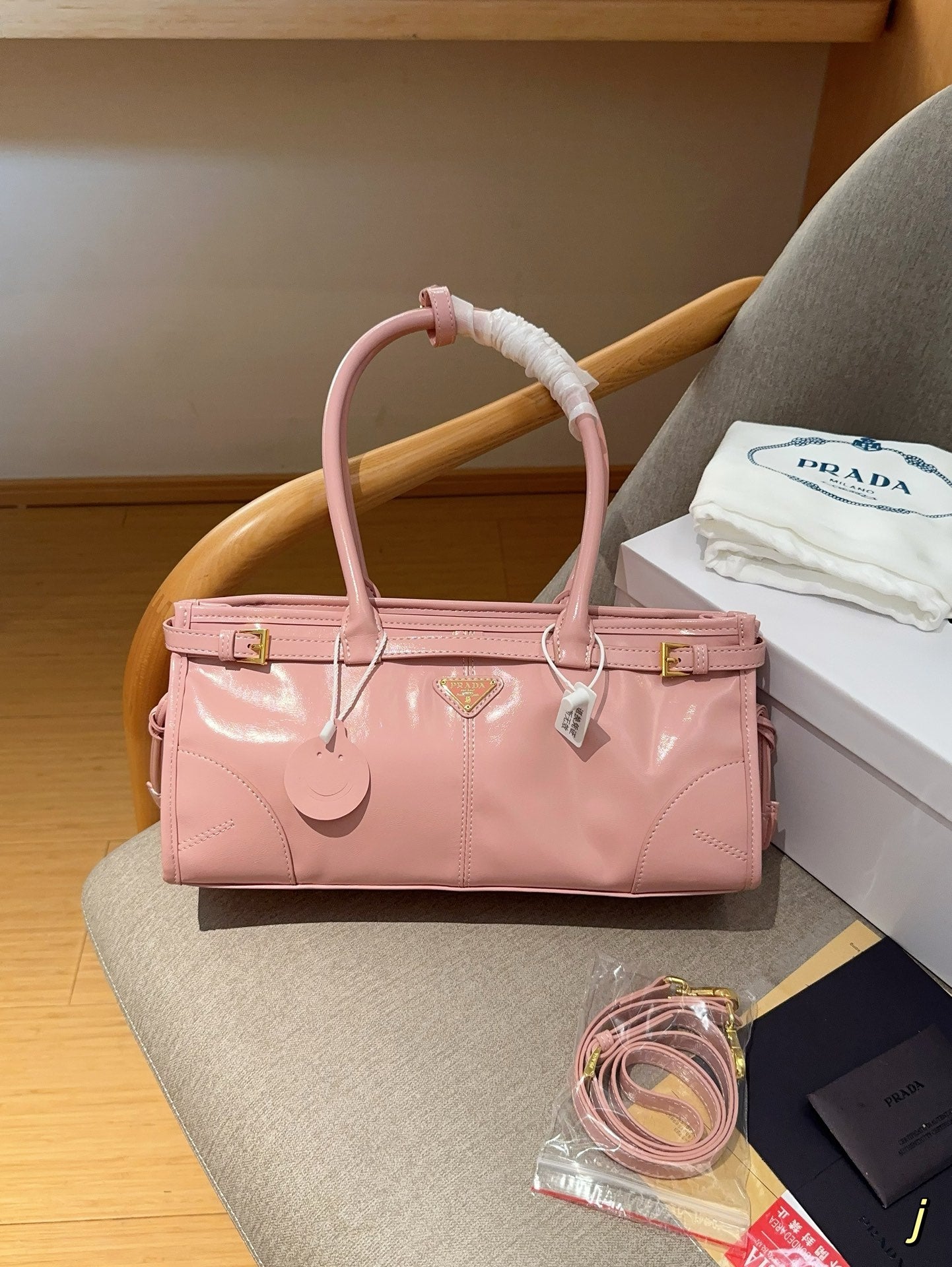PRADA-762