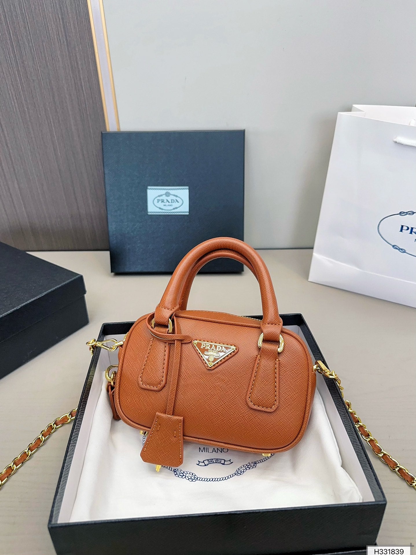PRADA-682