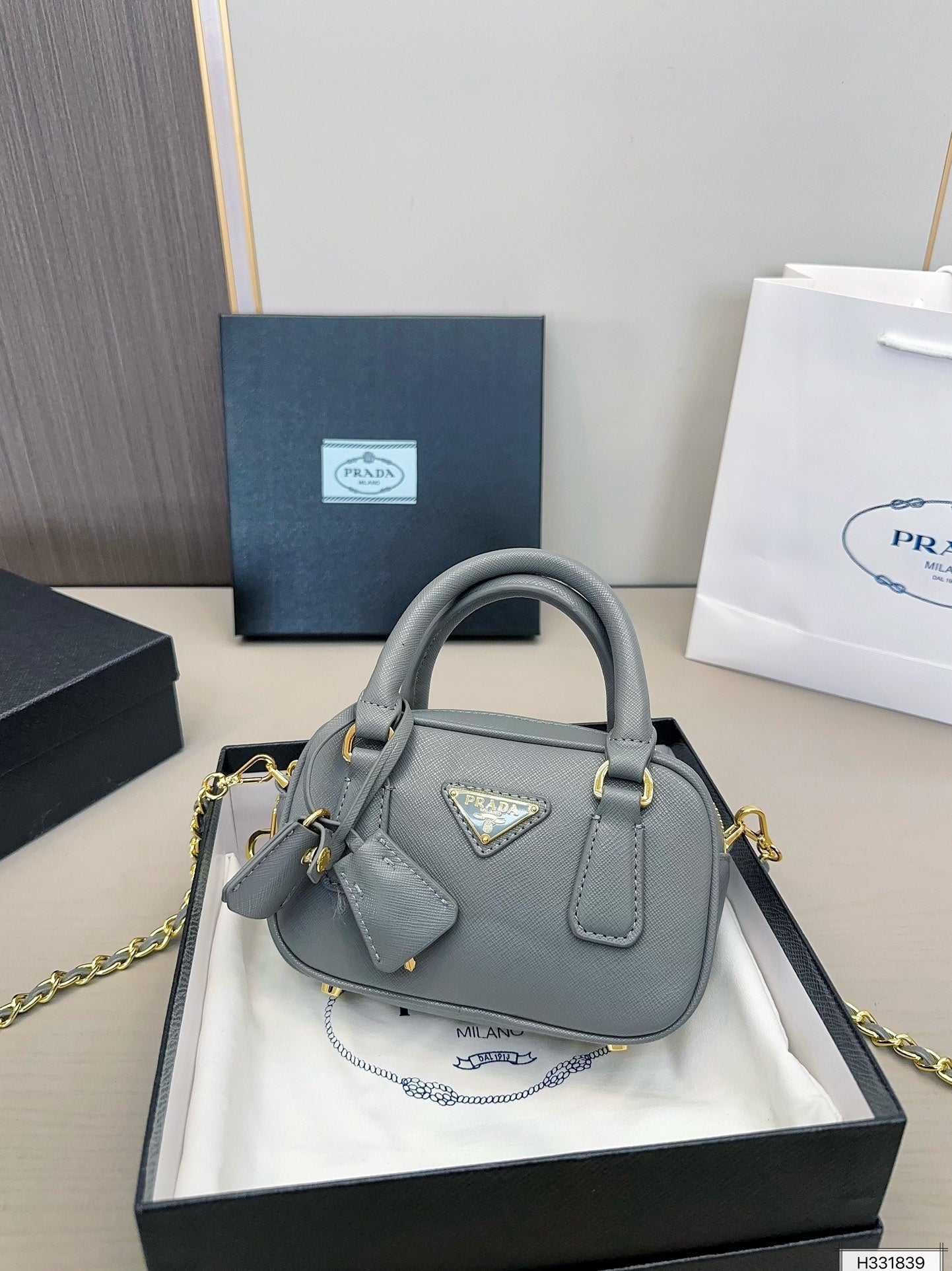 PRADA-682