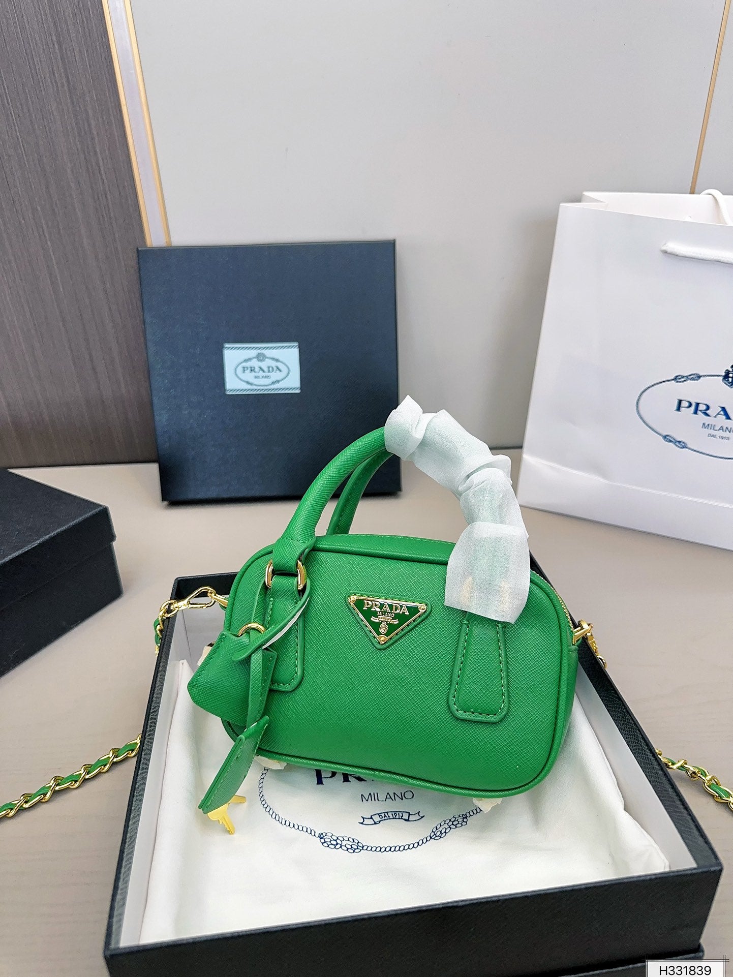PRADA-682
