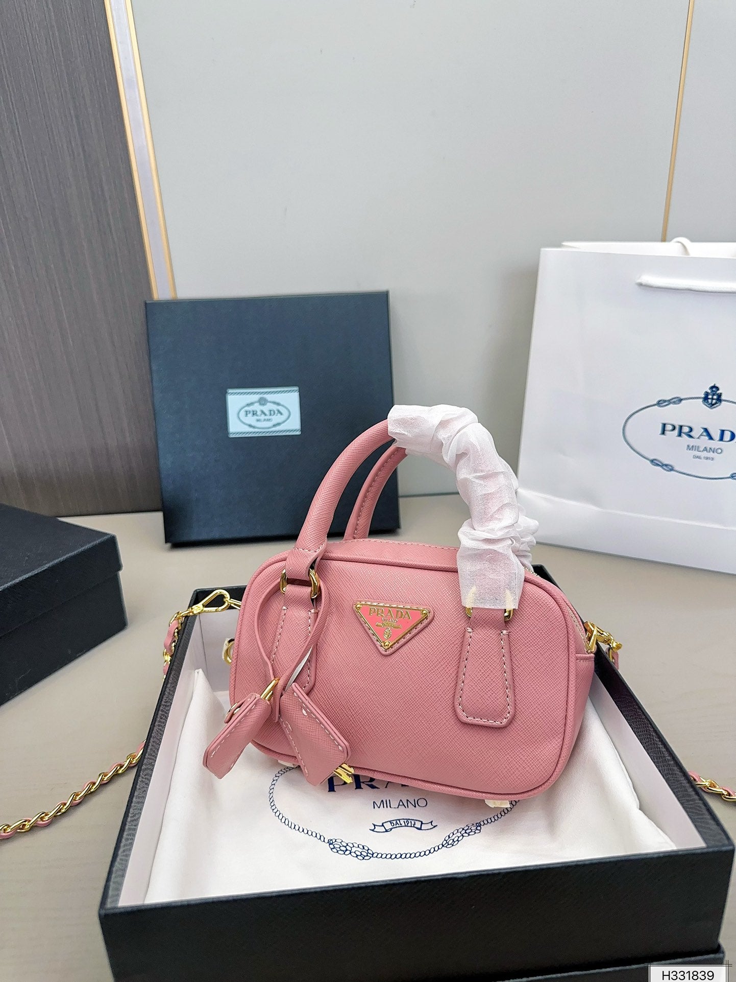 PRADA-682