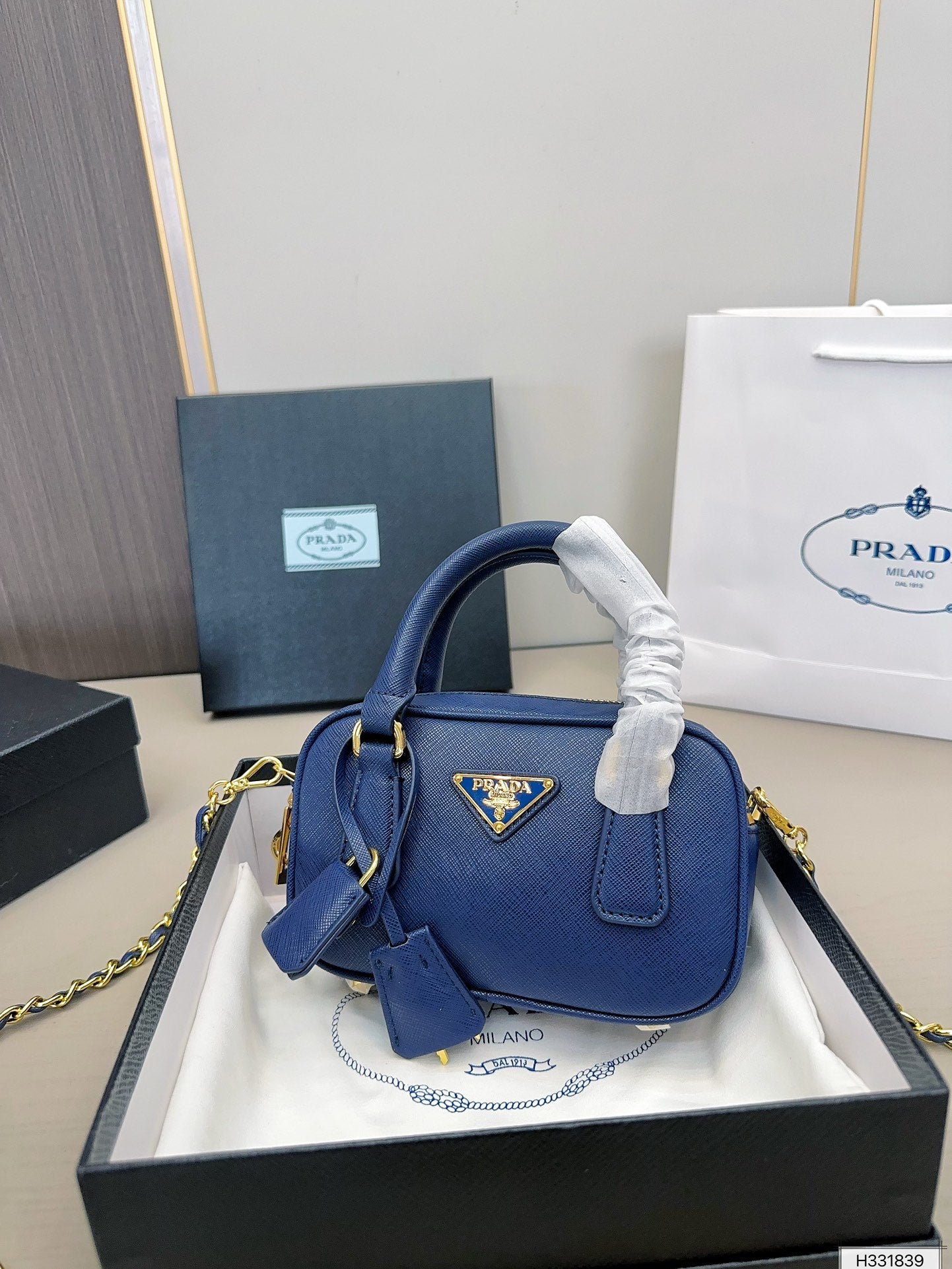 PRADA-693