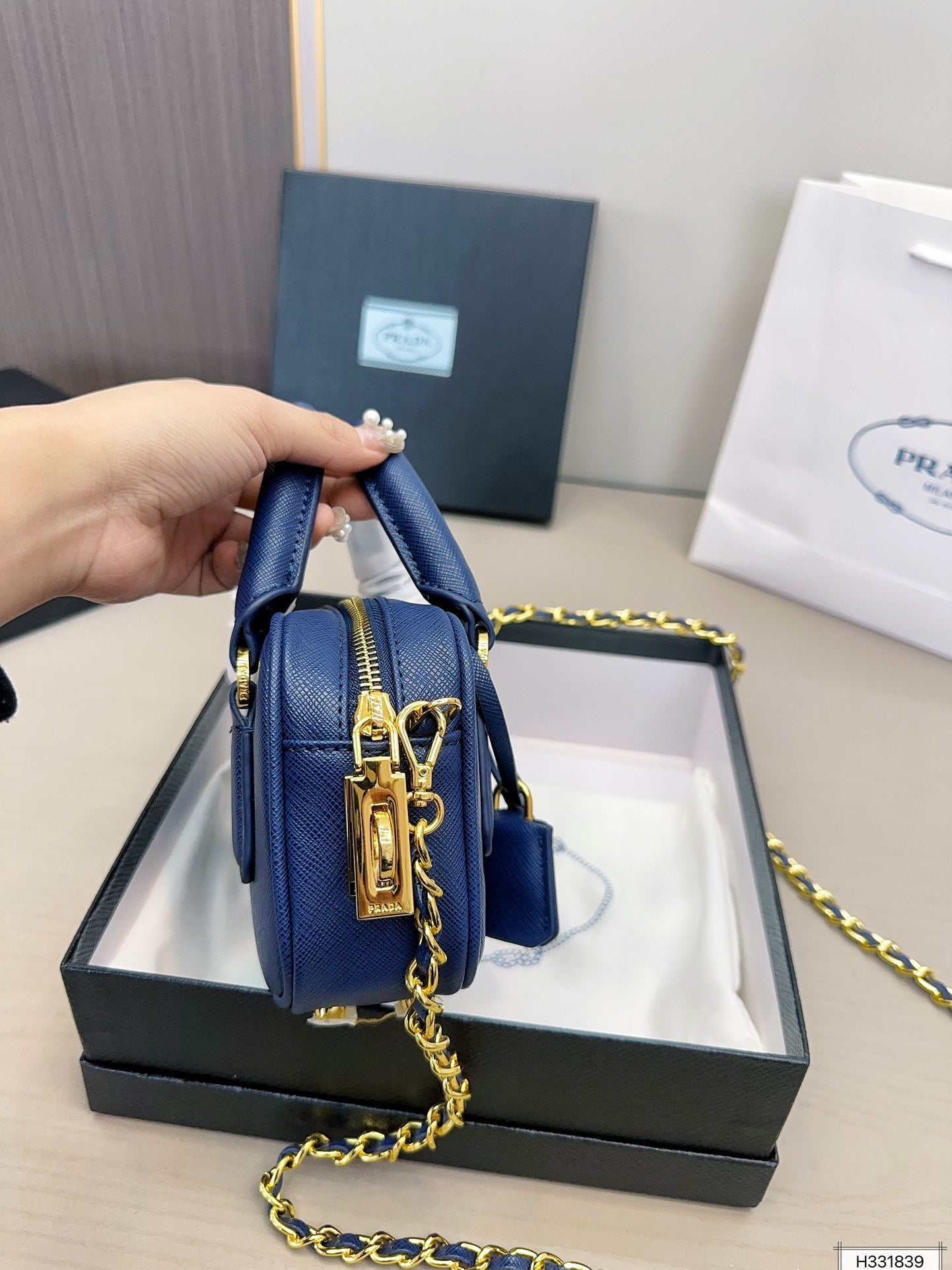 PRADA-693