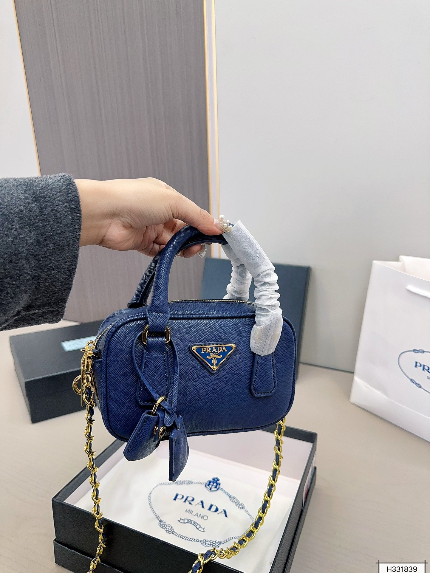 PRADA-693