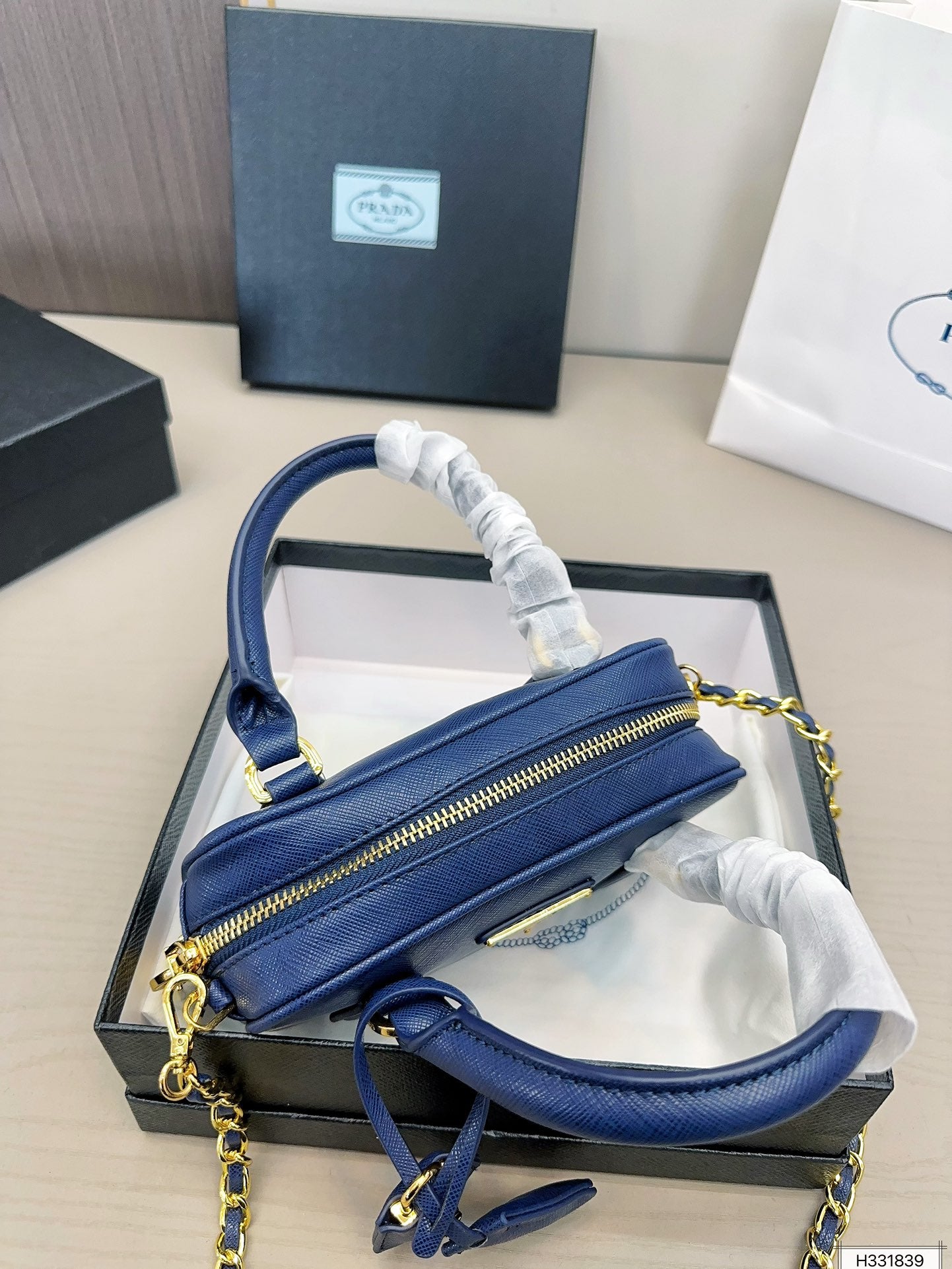 PRADA-693