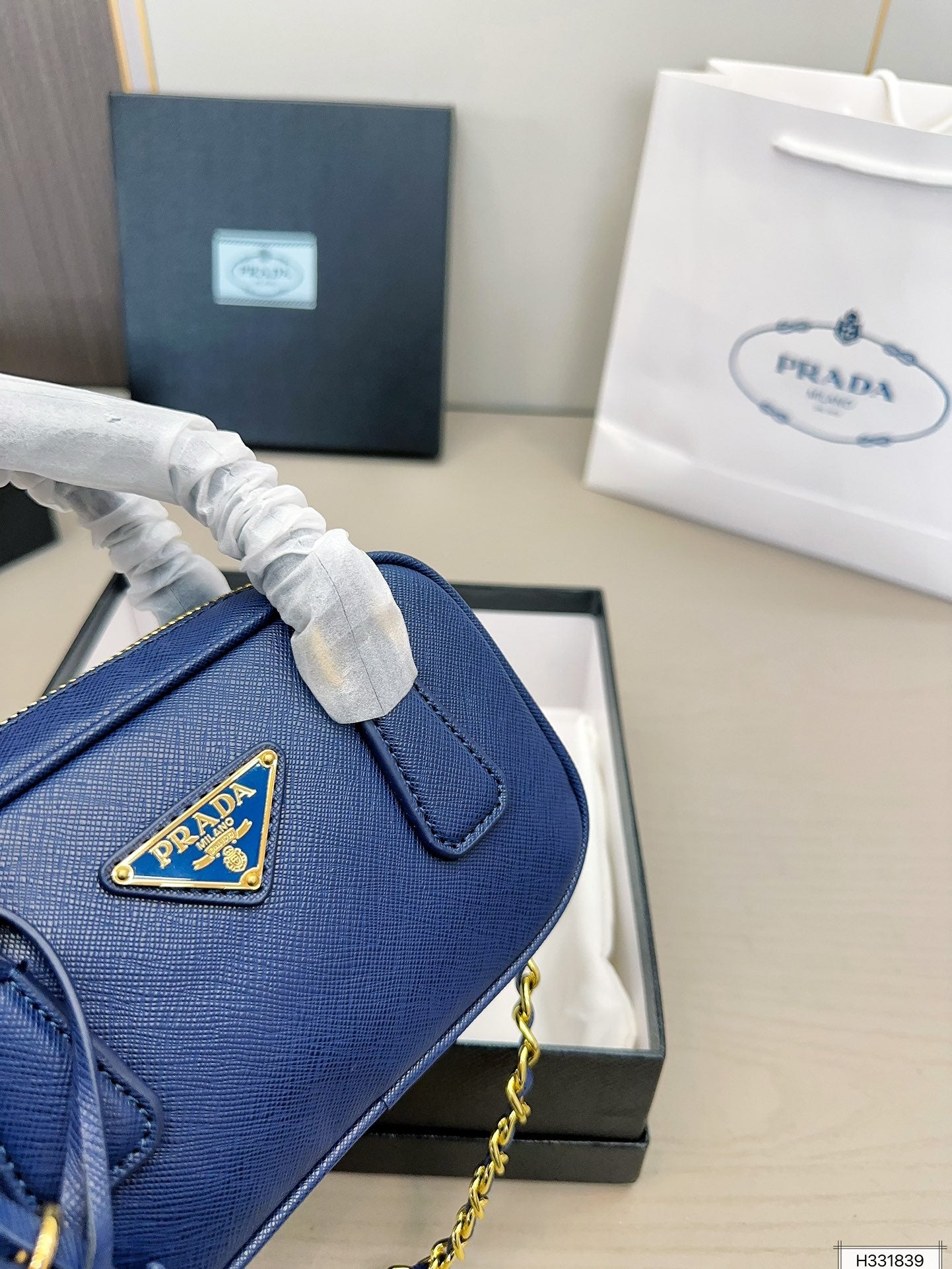 PRADA-693