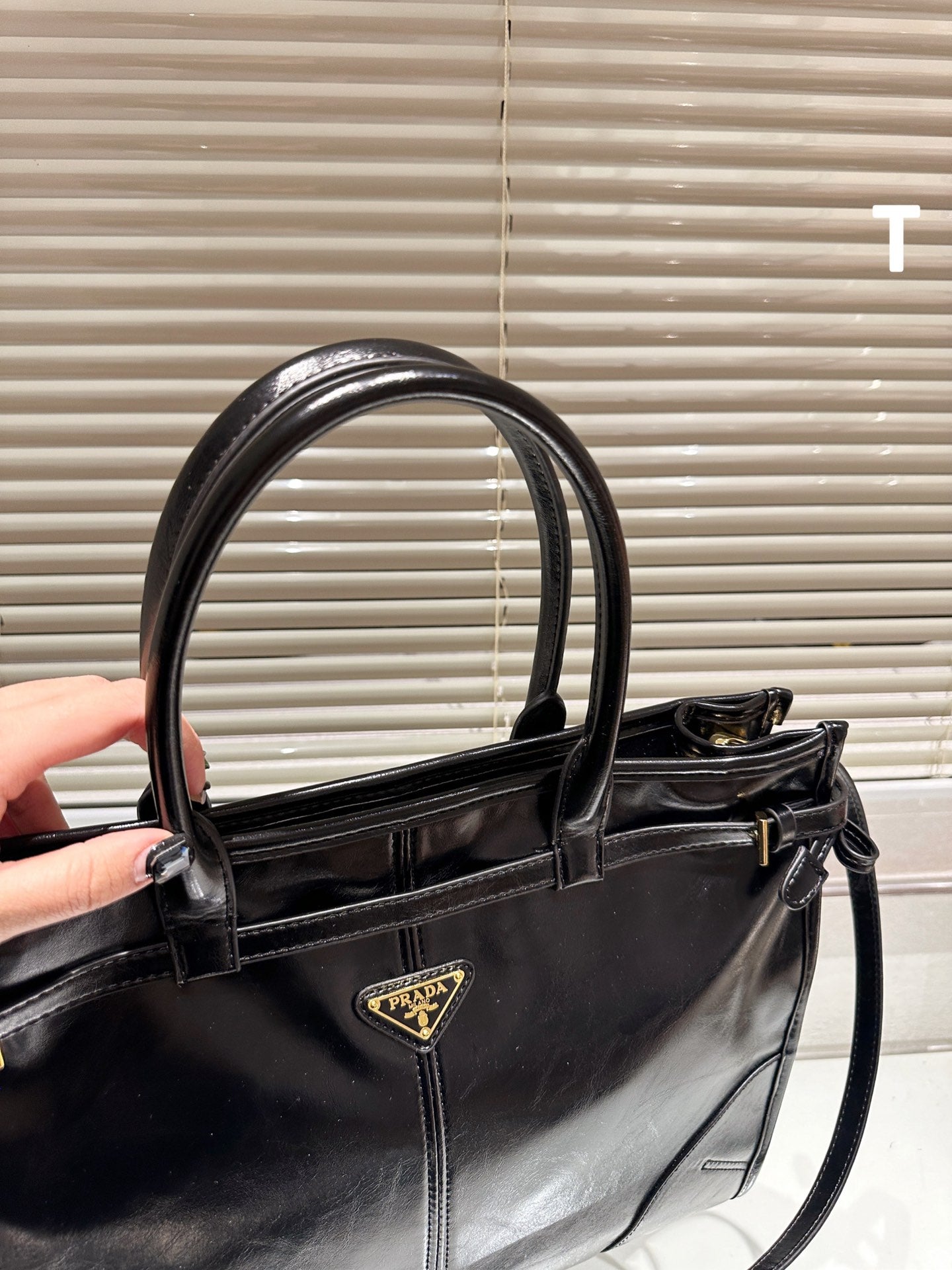 PRADA-720