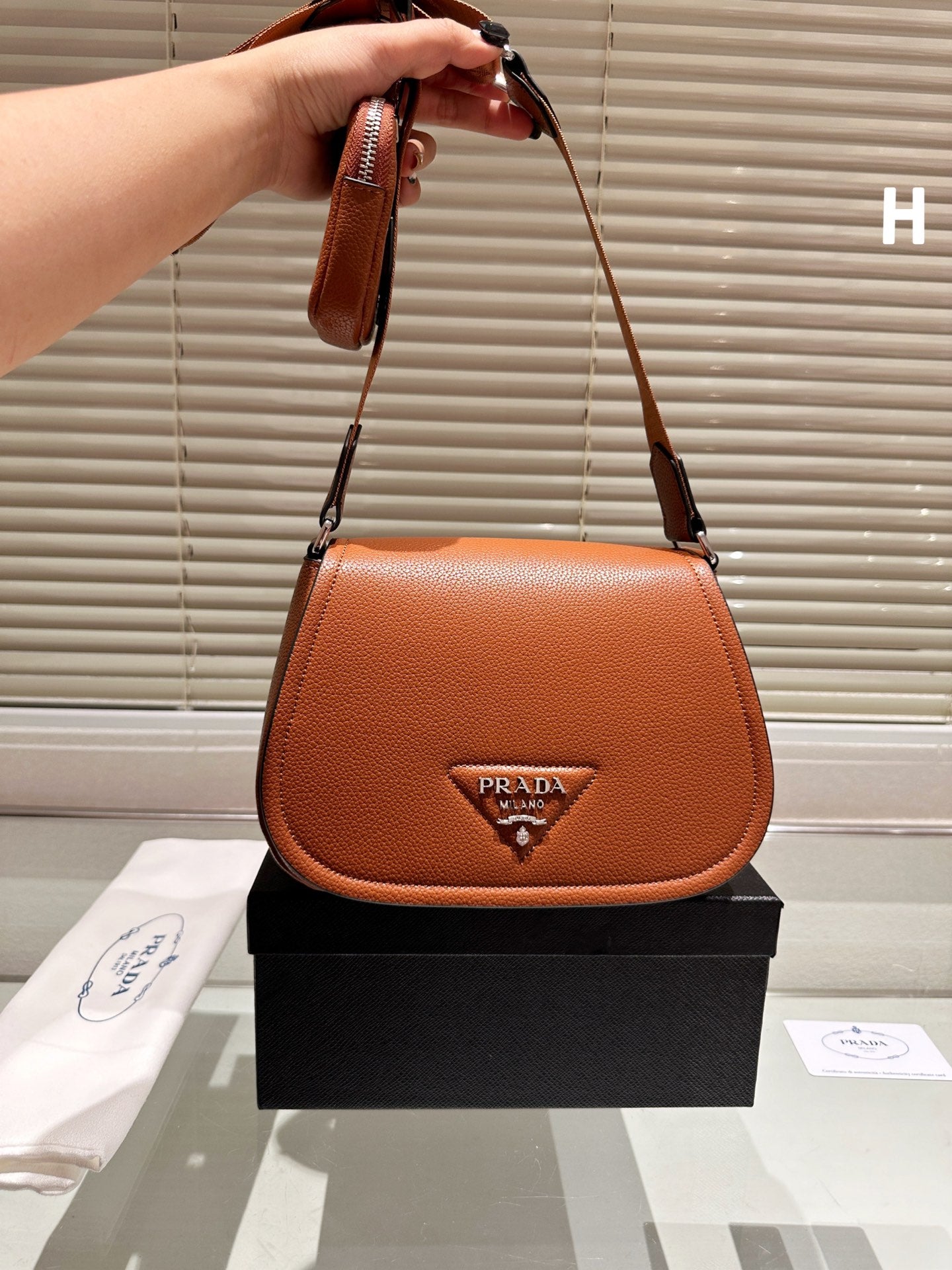 PRADA-736
