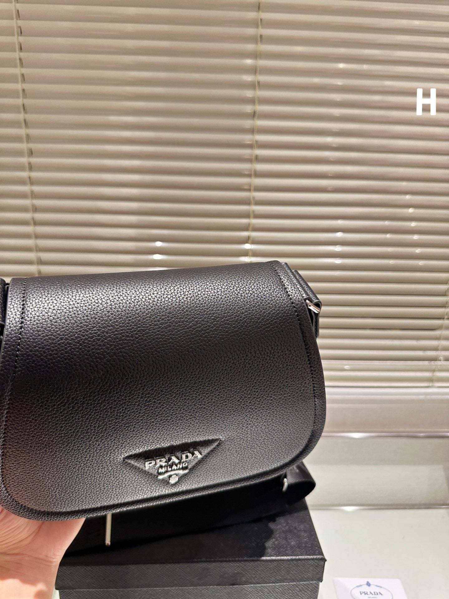 PRADA-736