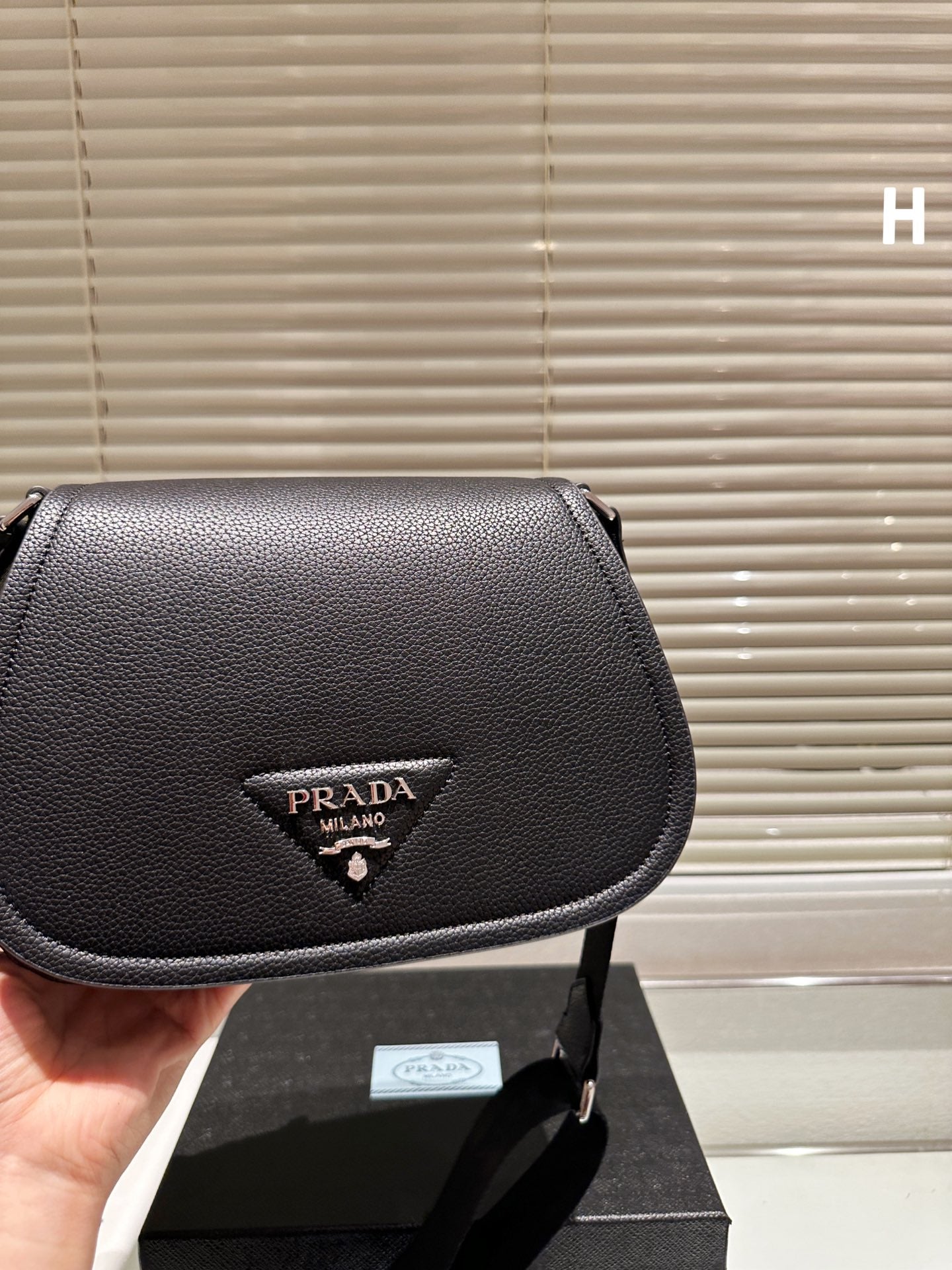 PRADA-736