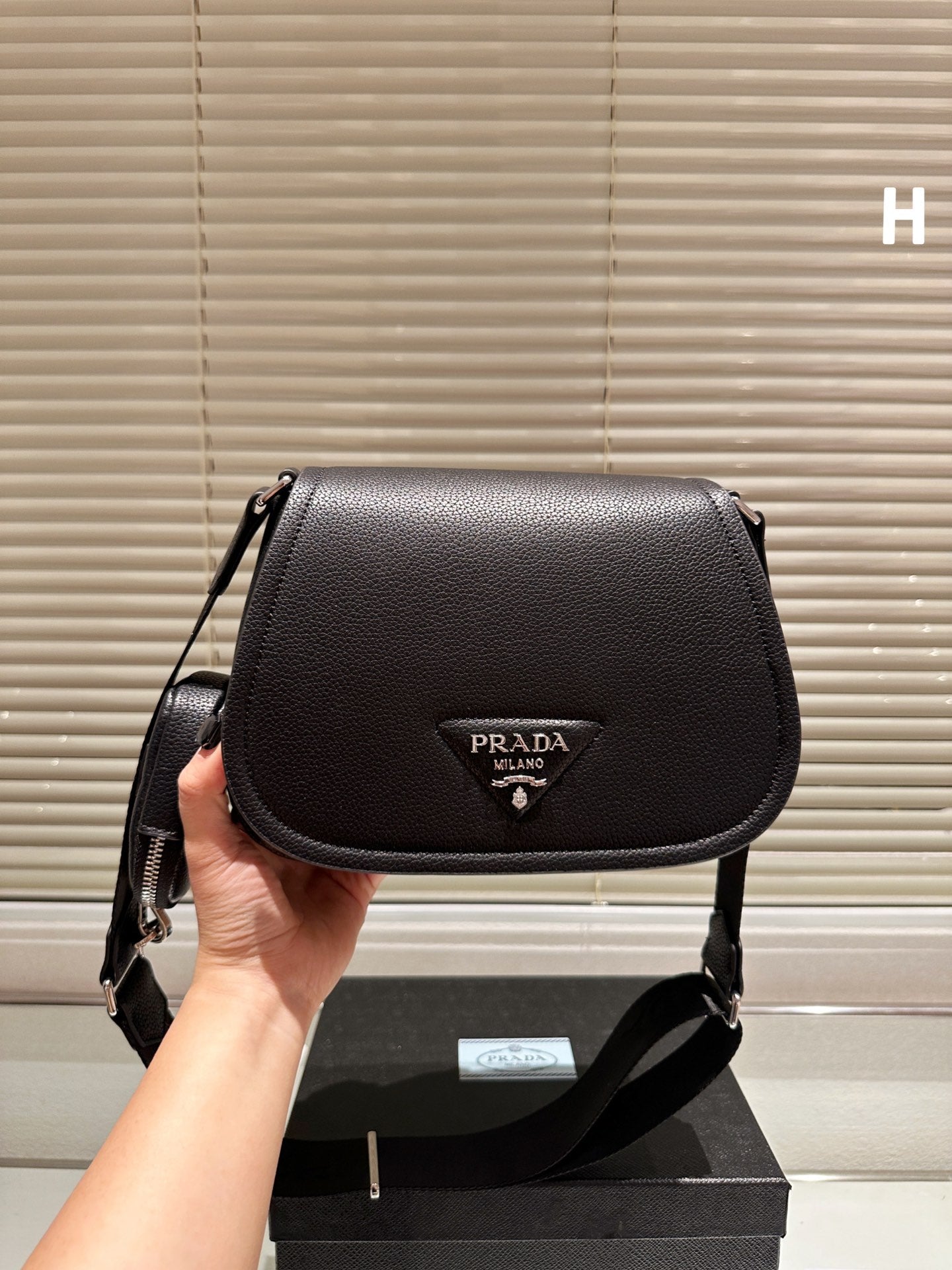 PRADA-736
