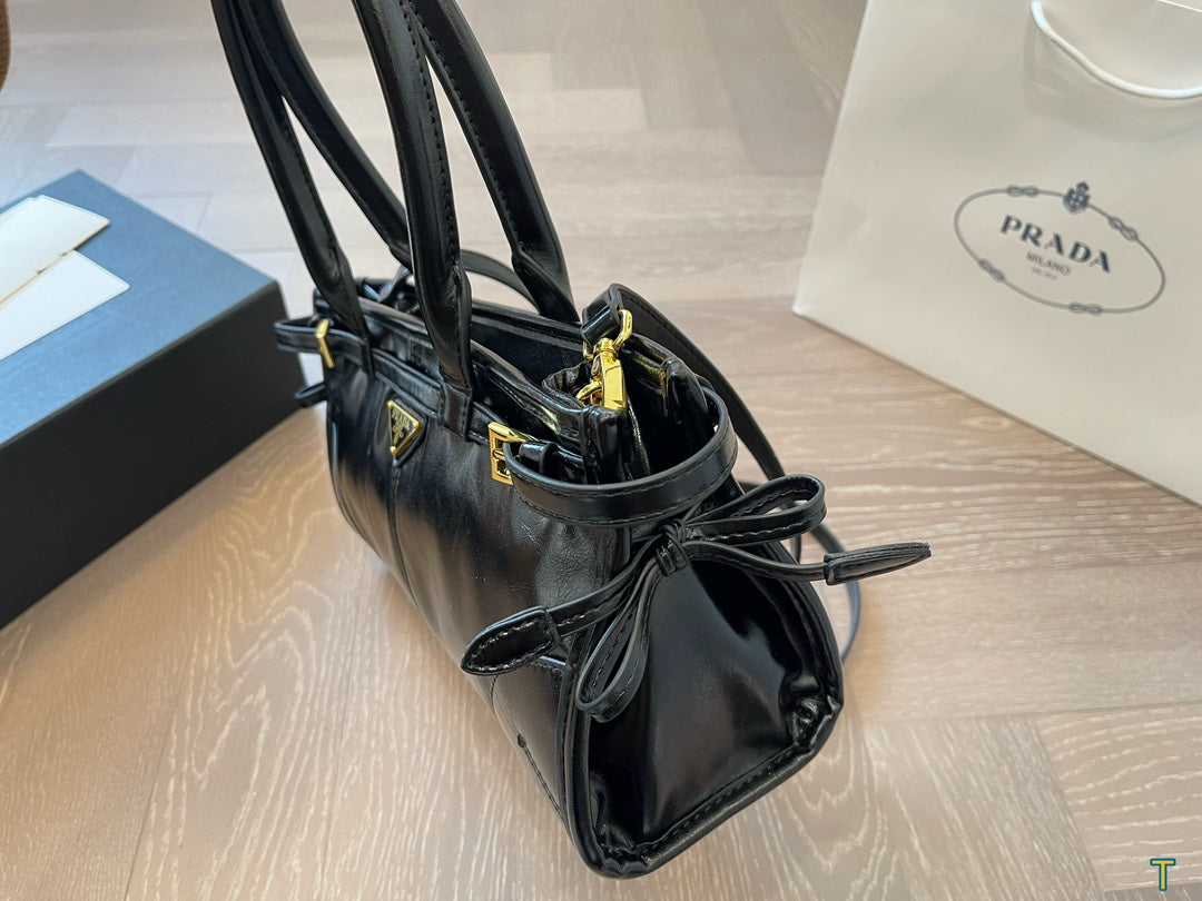 PRADA-689